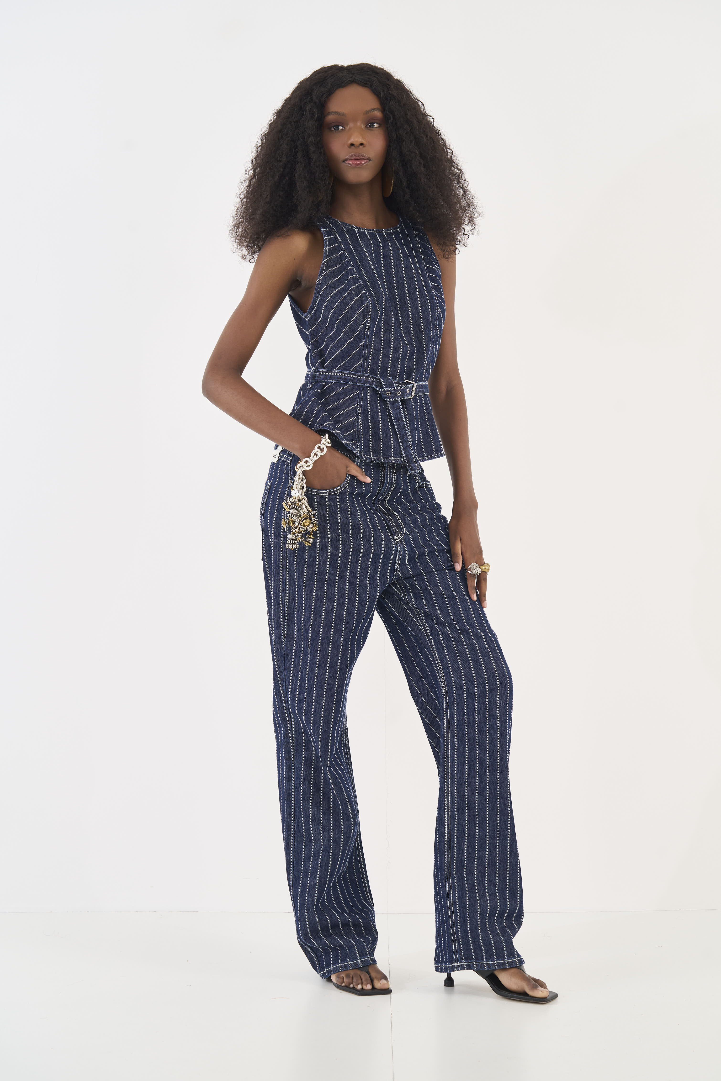 BLUSA JEANS LISTRADA COM CINTO P AZUL/OFF
