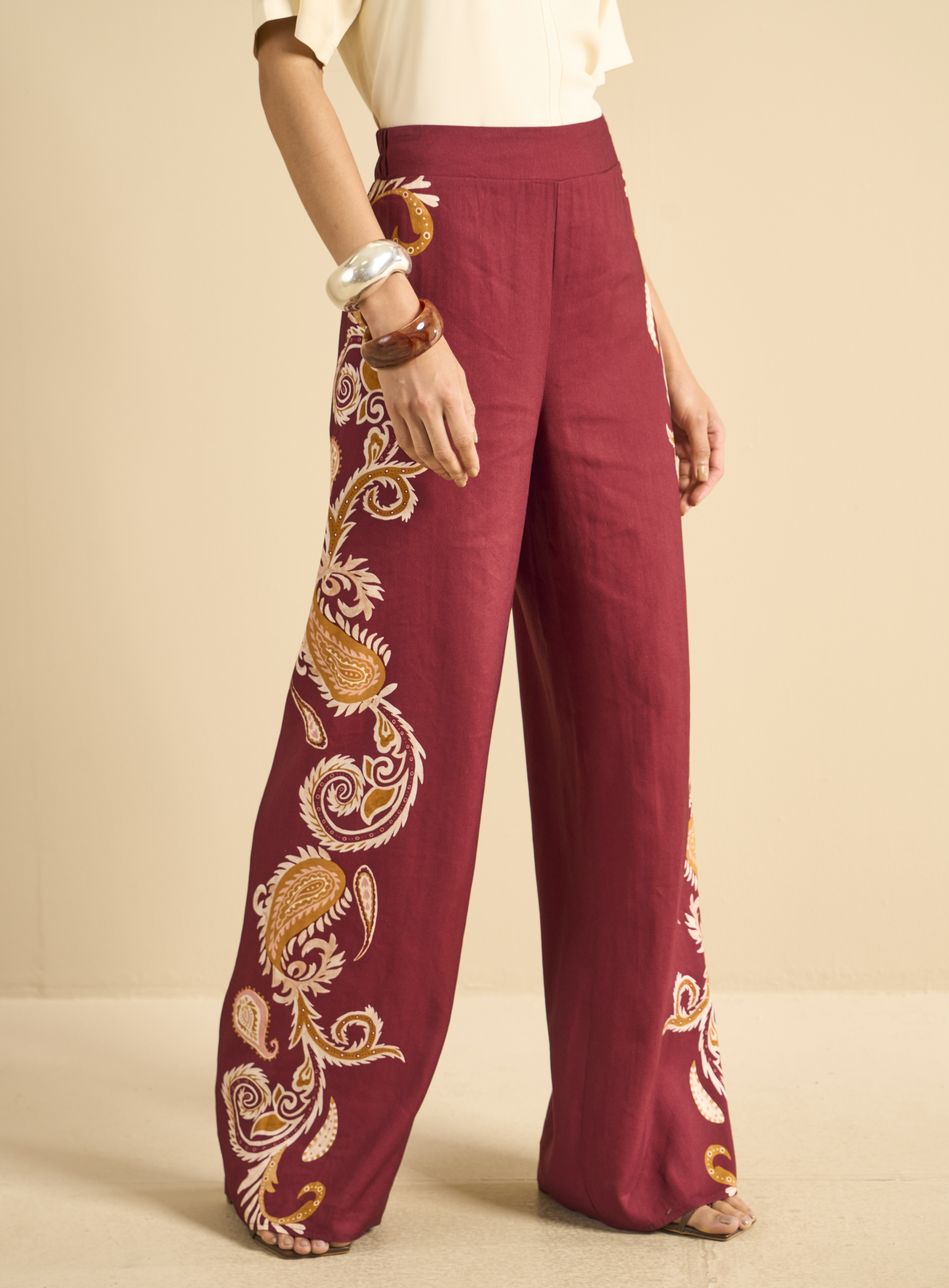 CALÇA LINHO ESTAMPADA G CURVAS ORNAMEN.
