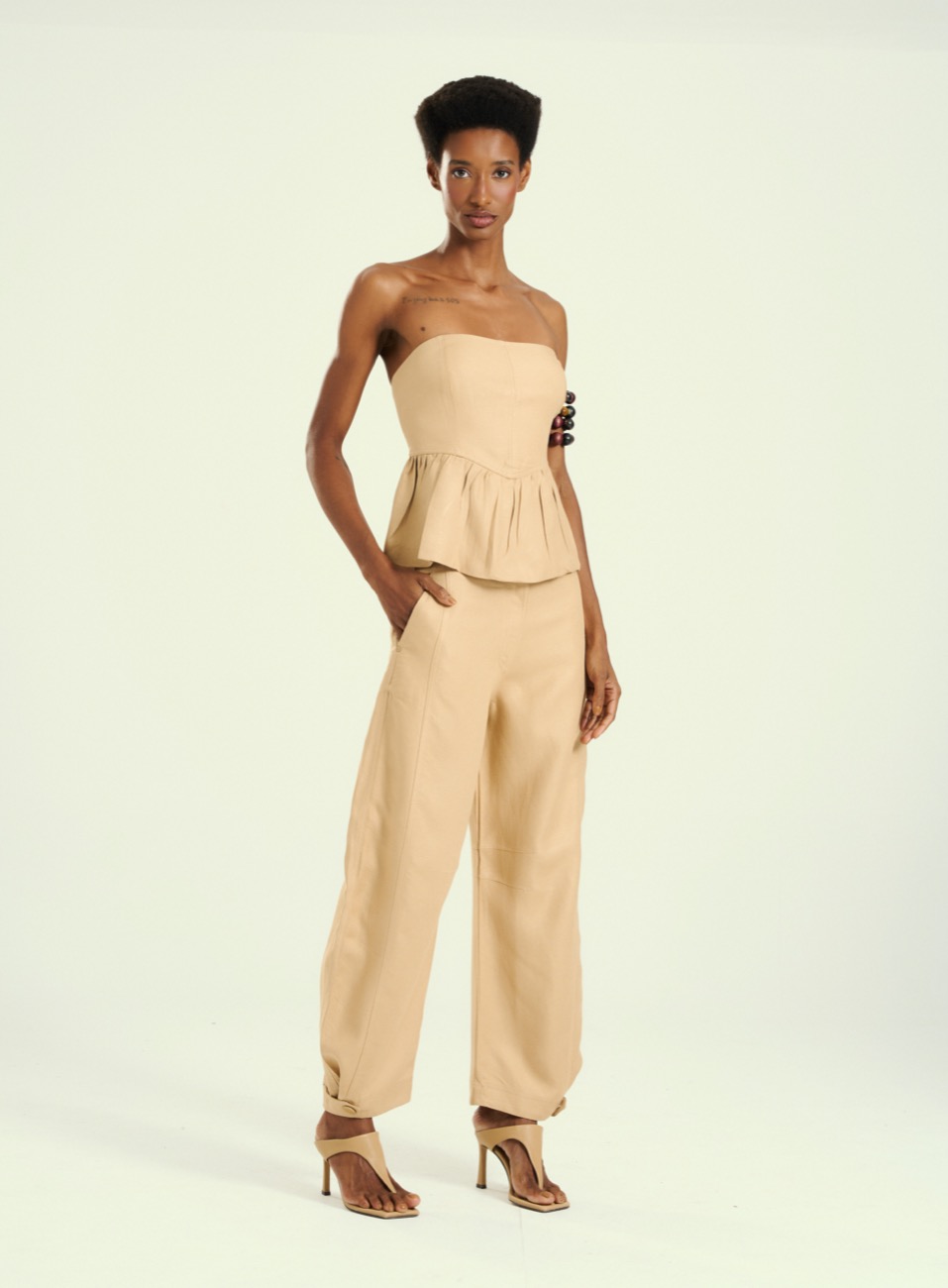 CONJUNTO BLUSA E CALÇA LINHO G BEGE ANDIROBA