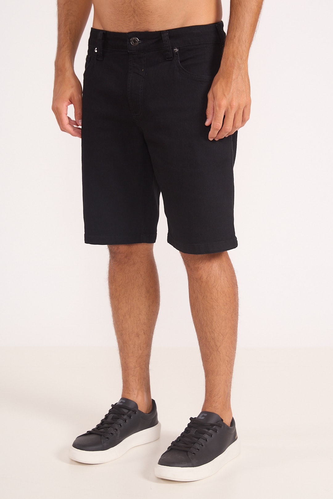 BERMUDA JEANS DAVI 42 IND.PRETO