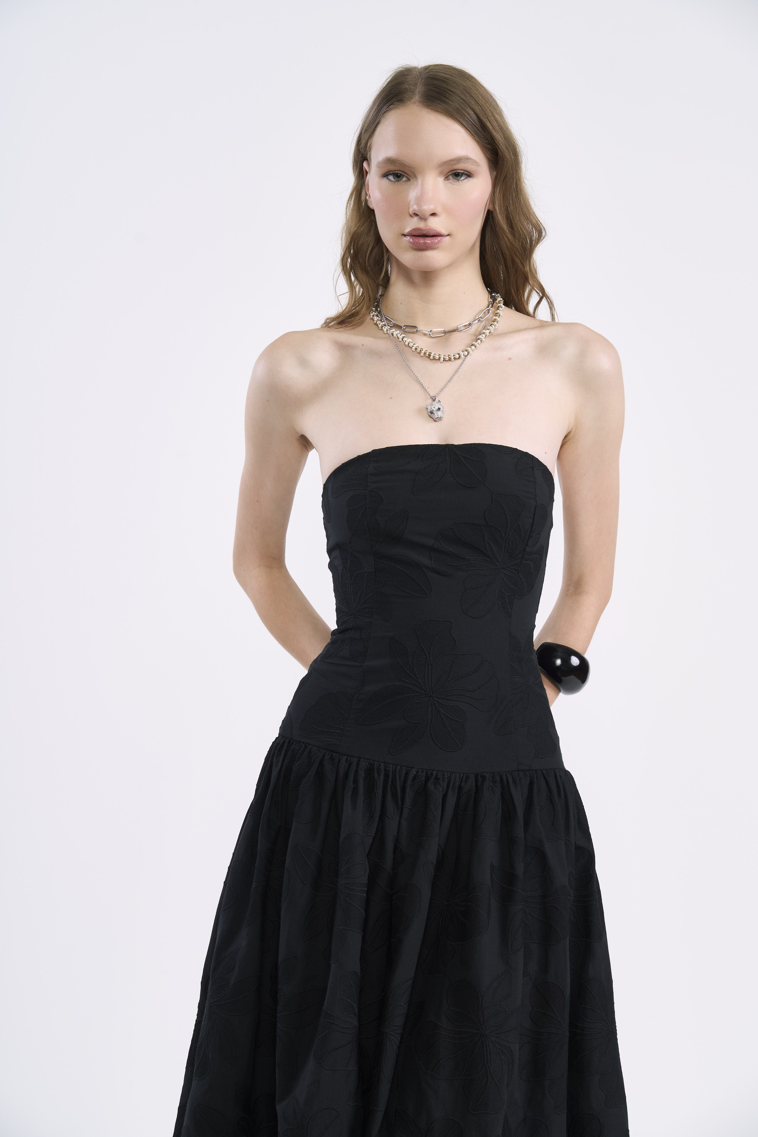 VESTIDO BORDADO M PRETO