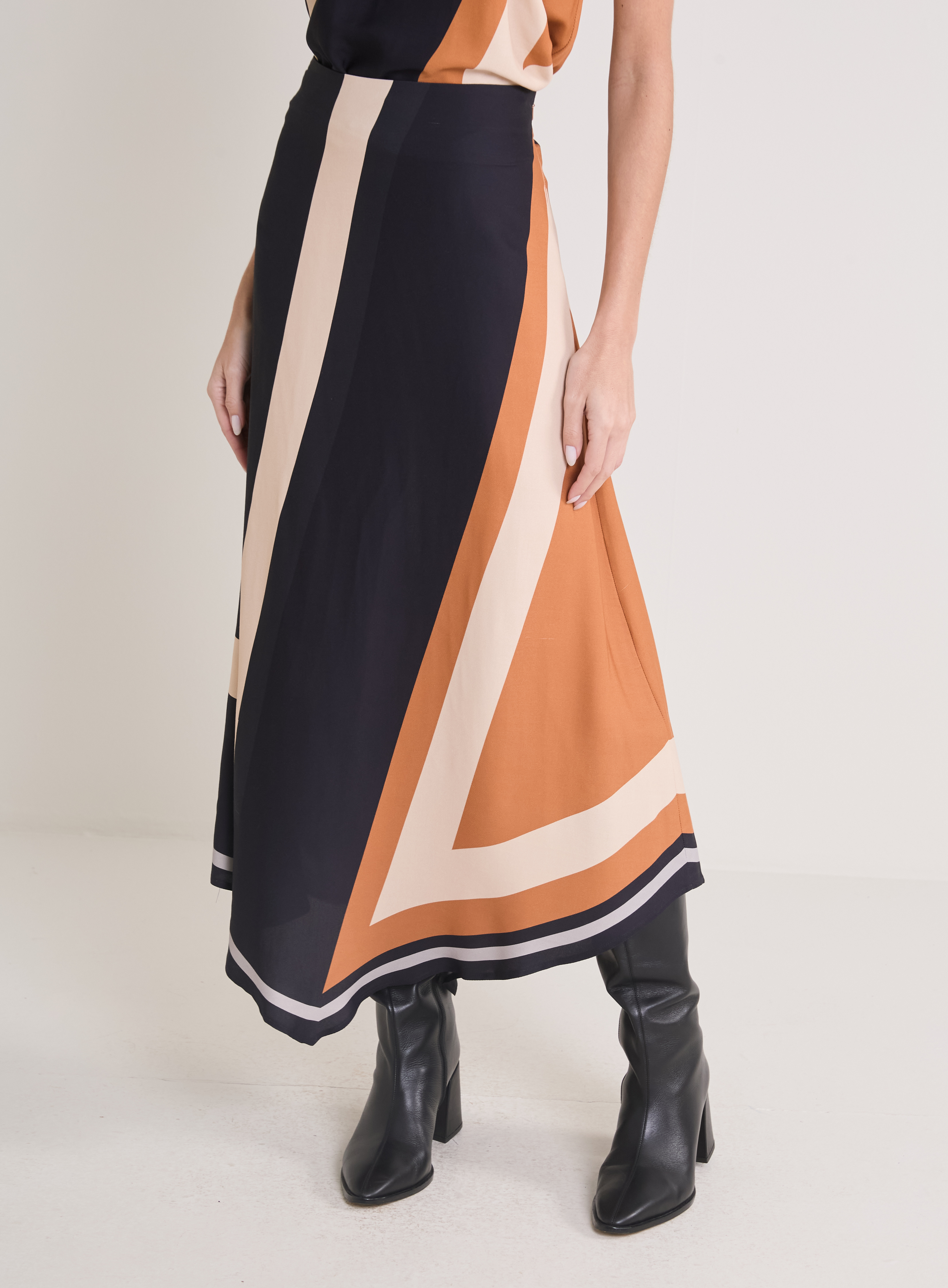 SAIA ESTAMPADA G BAUHAUS