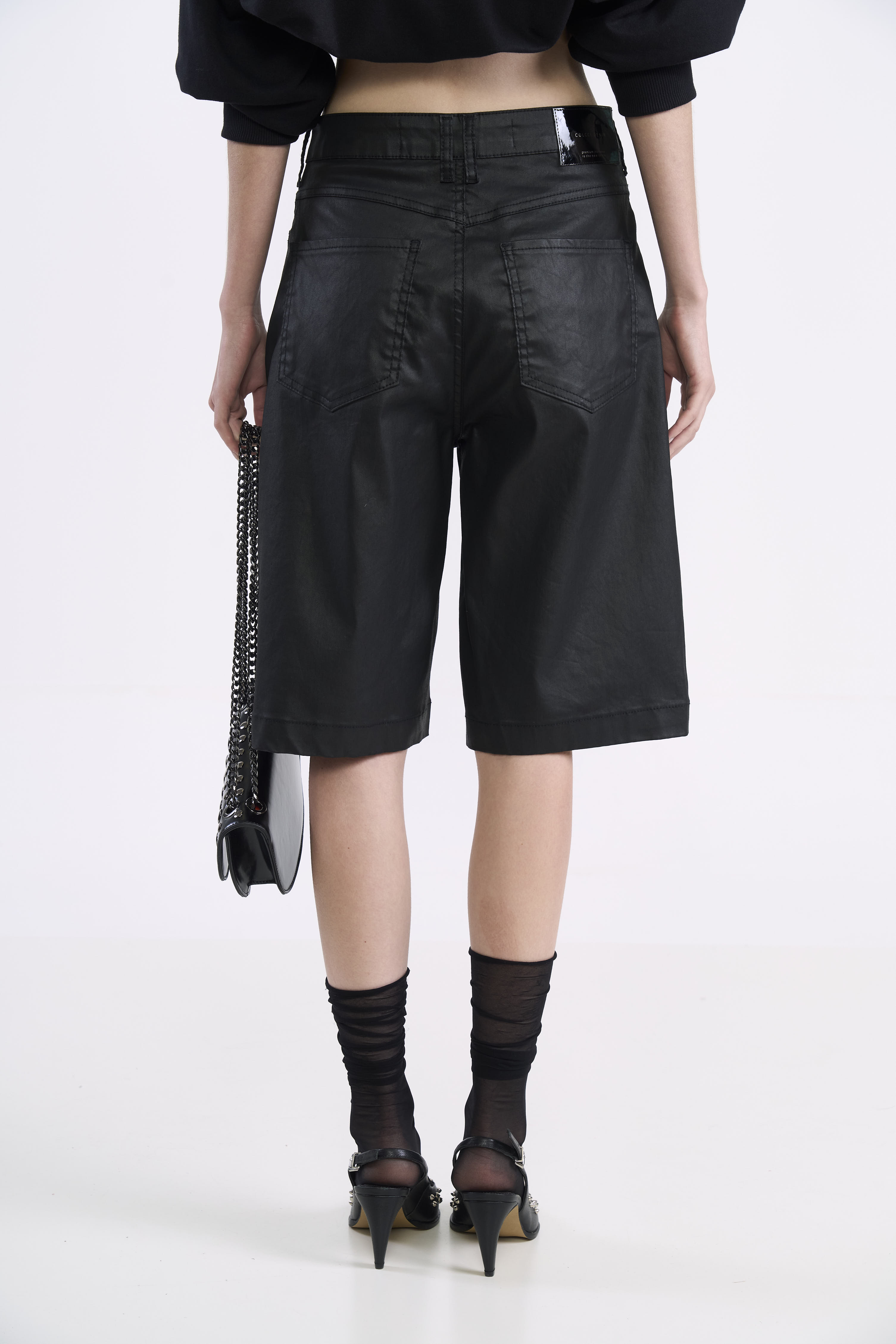 BERMUDA SARJA JOANA RESINADA 36 PRETO
