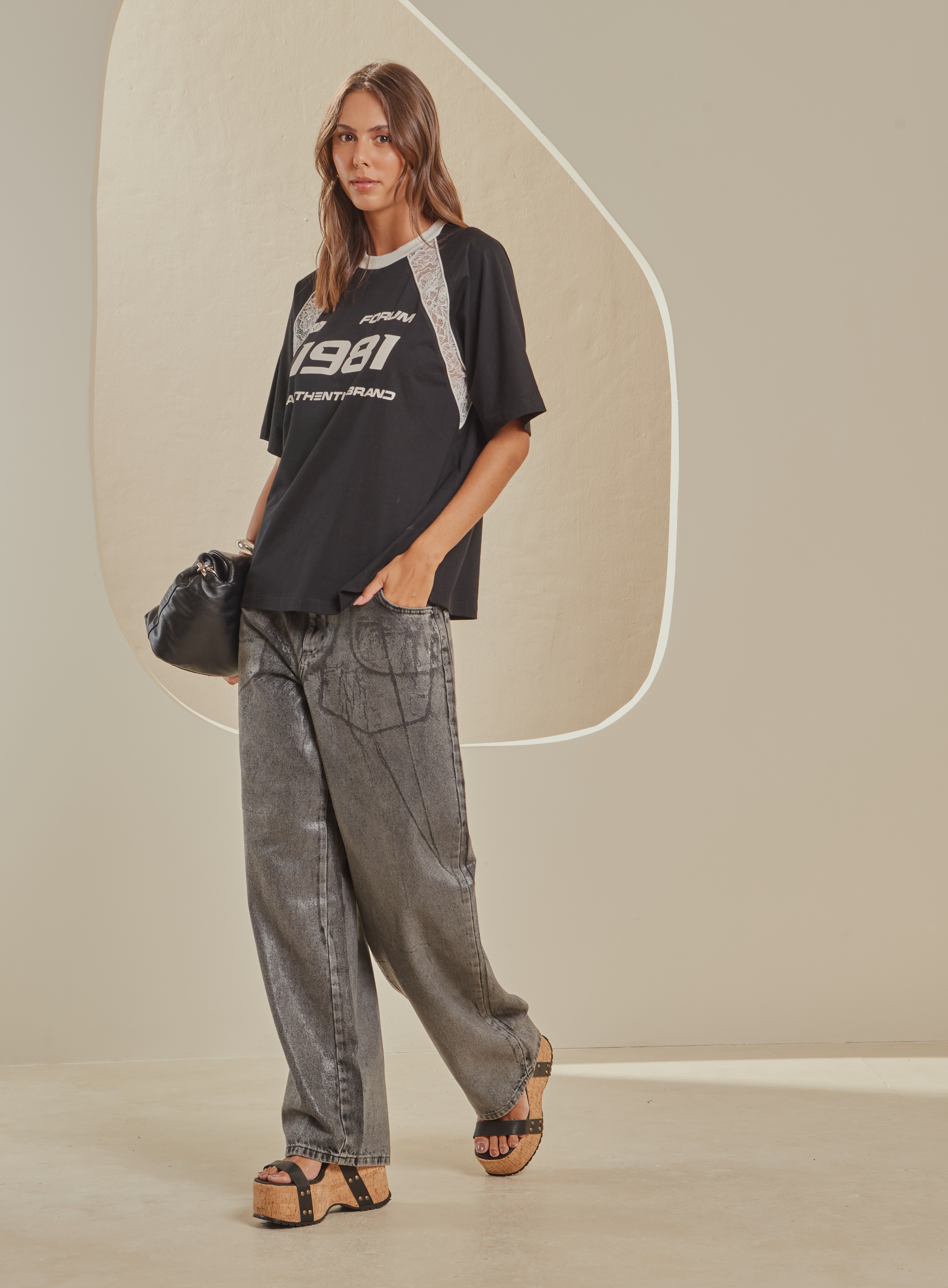 CAMISETA DETALHE RENDA G PRETO