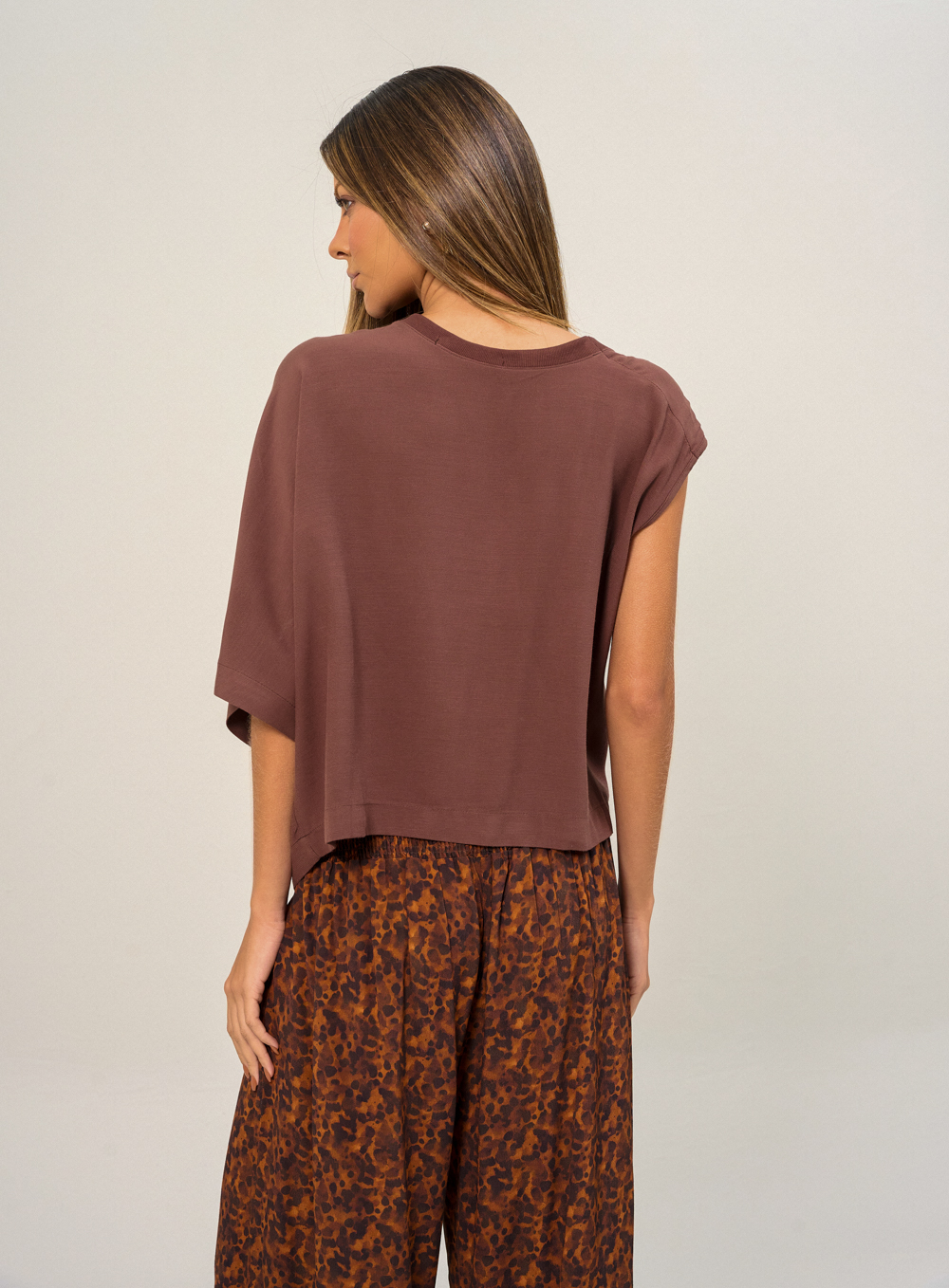 BLUSA OPEN G BEGE VIBES