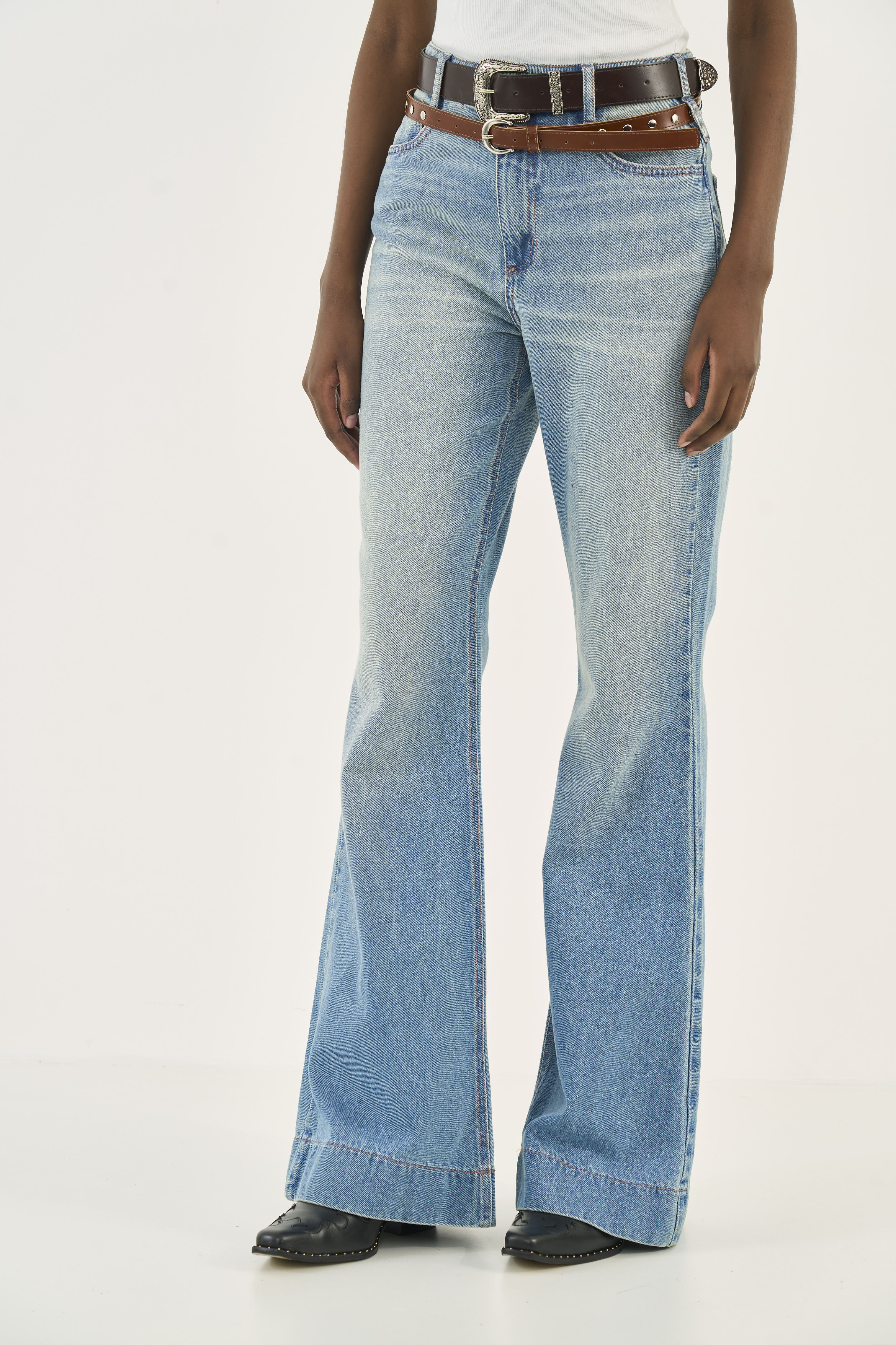 CALÇA JEANS ROMA FLARE COM CINTOS 42 INDIGO