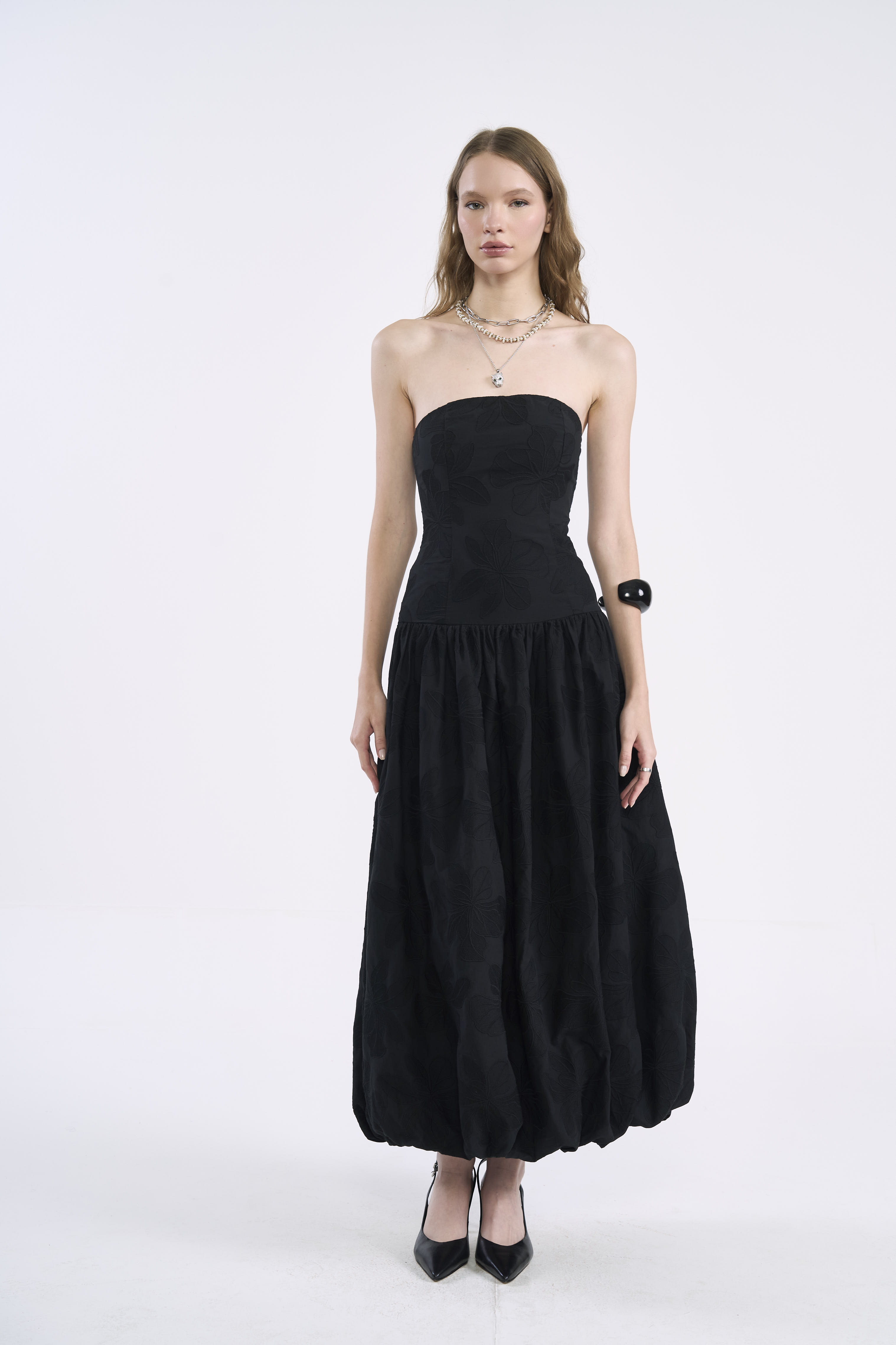 VESTIDO BORDADO M PRETO