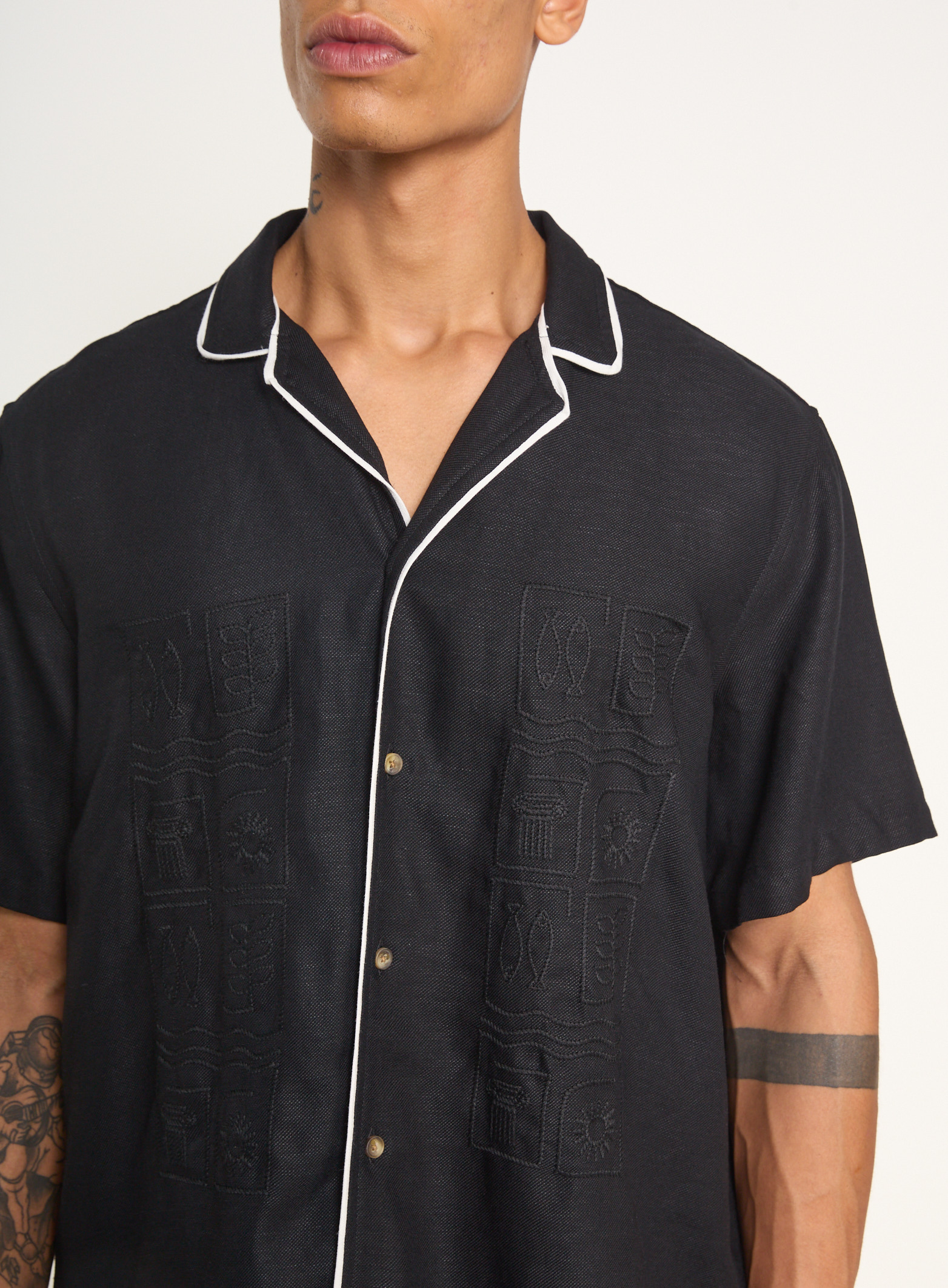 CAMISA LINHO BOX BORDADA GG PRETO