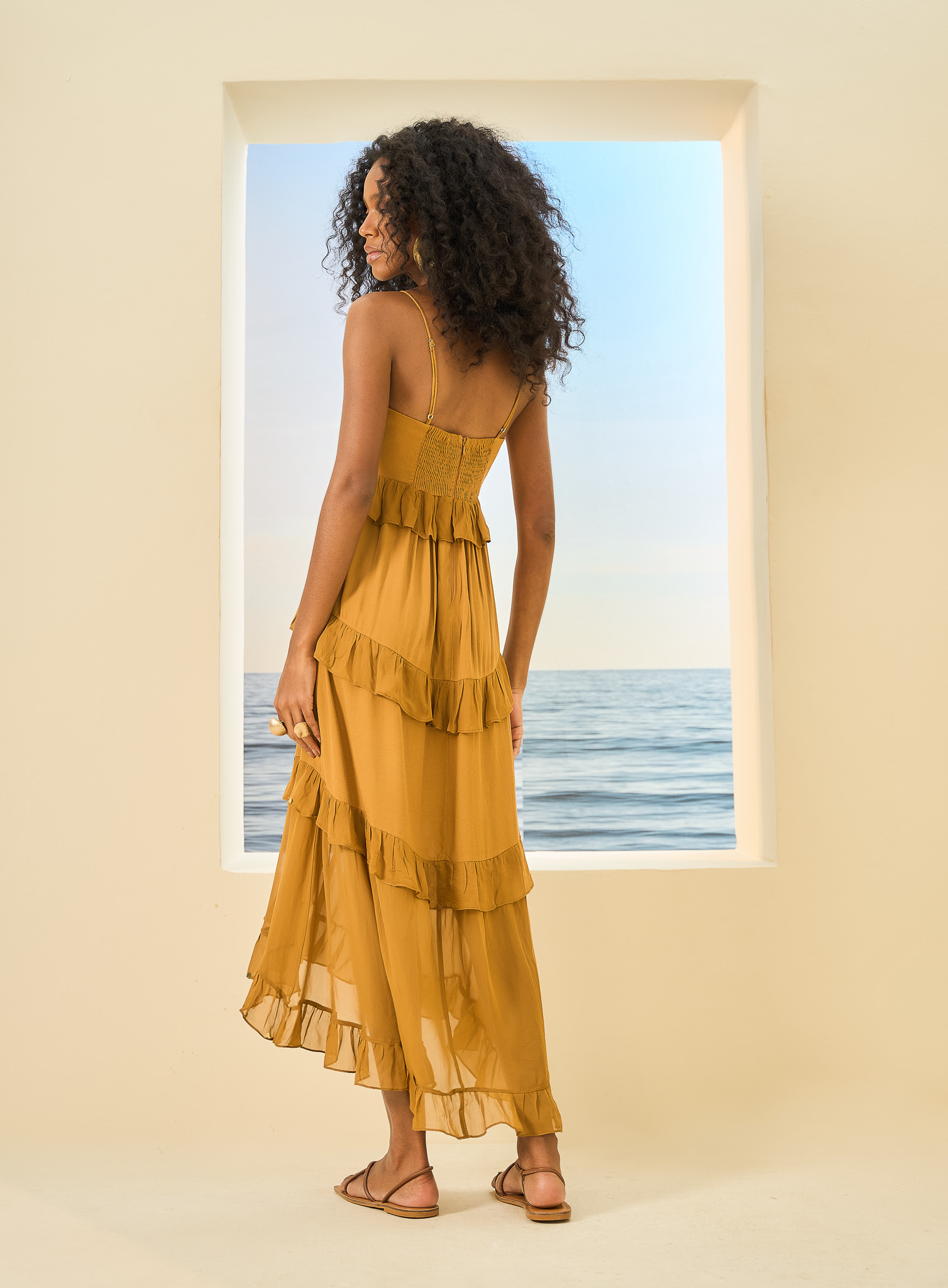 VESTIDO COM BORDADO MANUAL M MARROM COMINHO