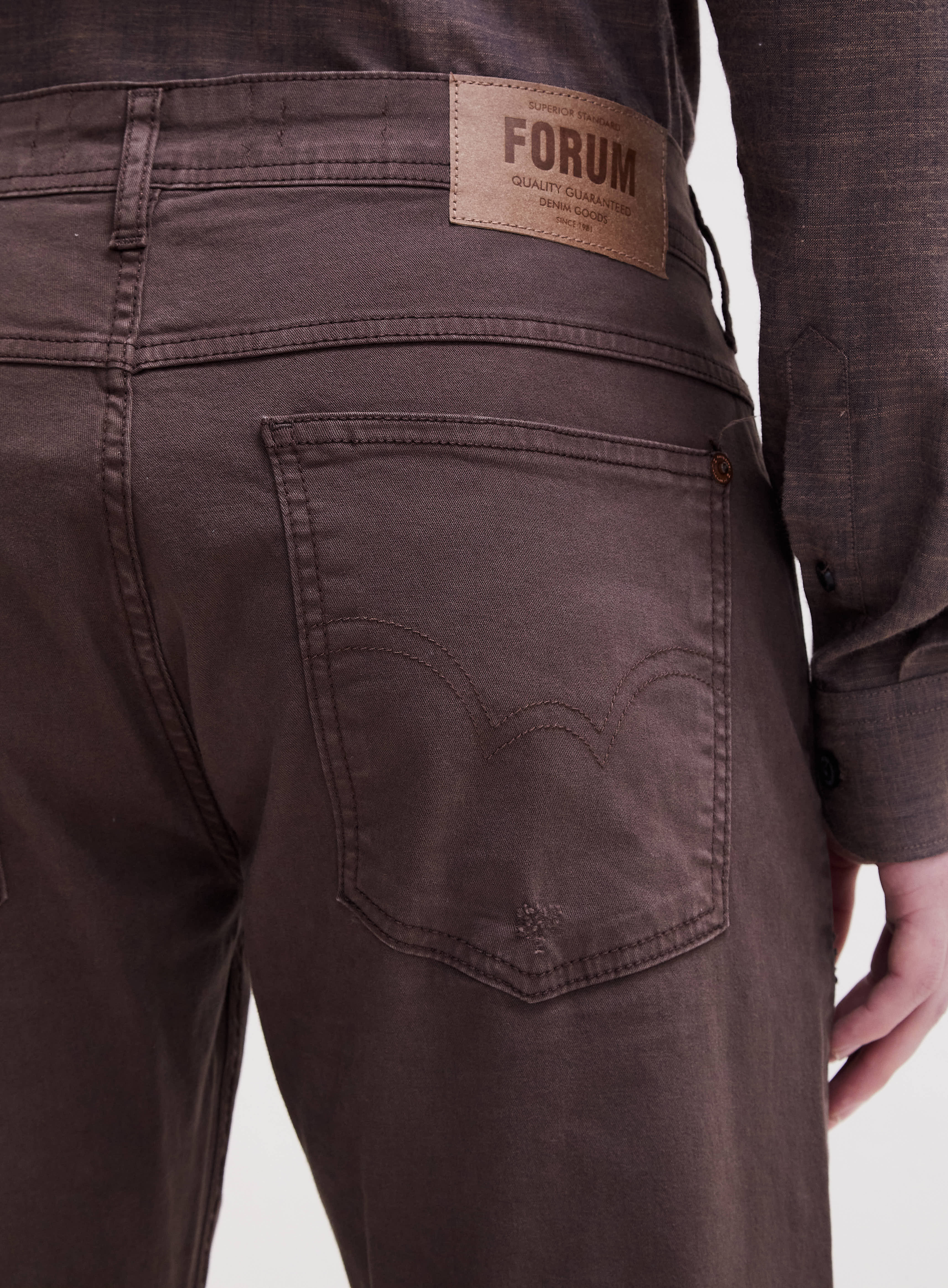 CALÇA SARJA PAUL SLIM 40 MARROM NOBUCK