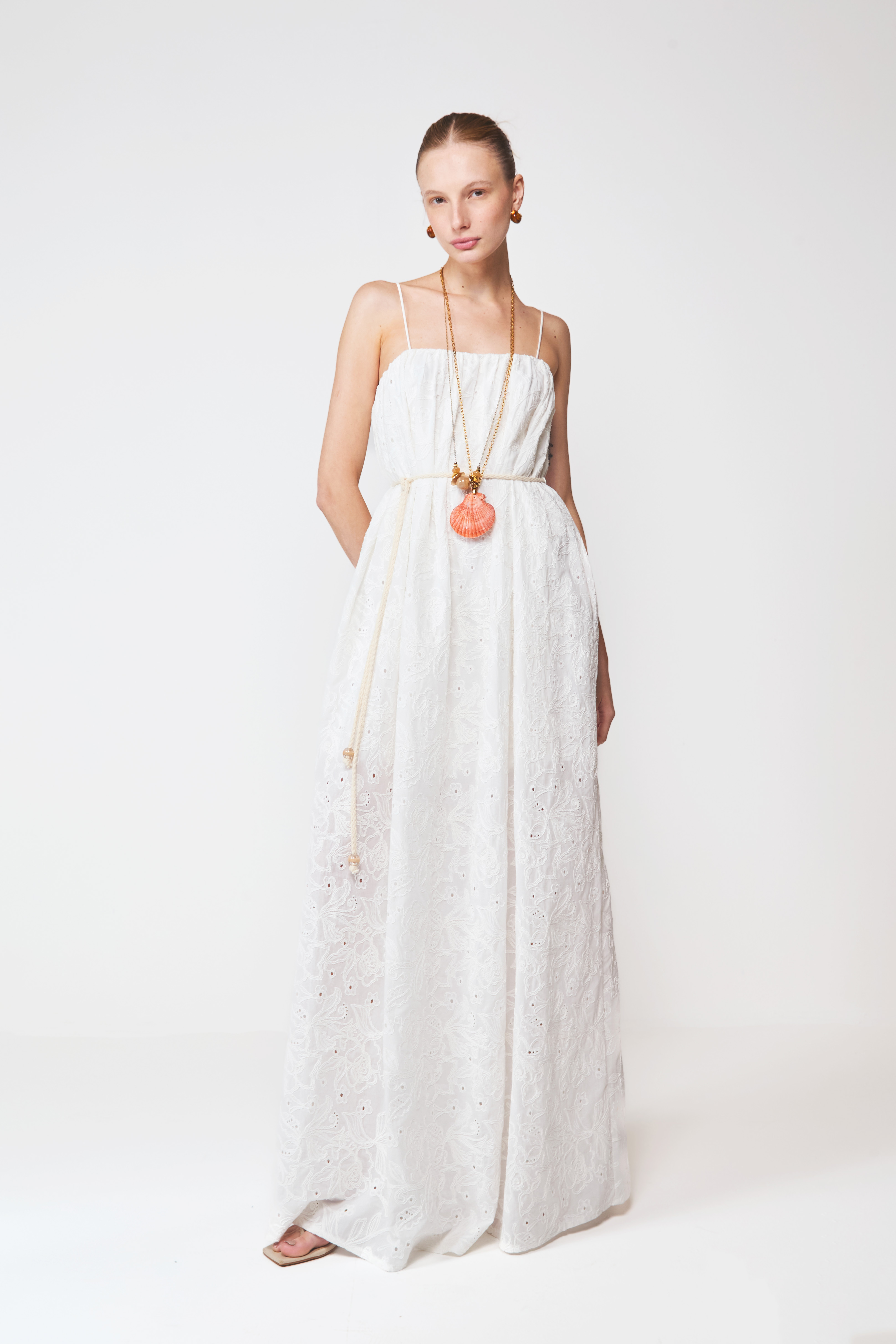 VESTIDO BORDADO G OFF SHELL