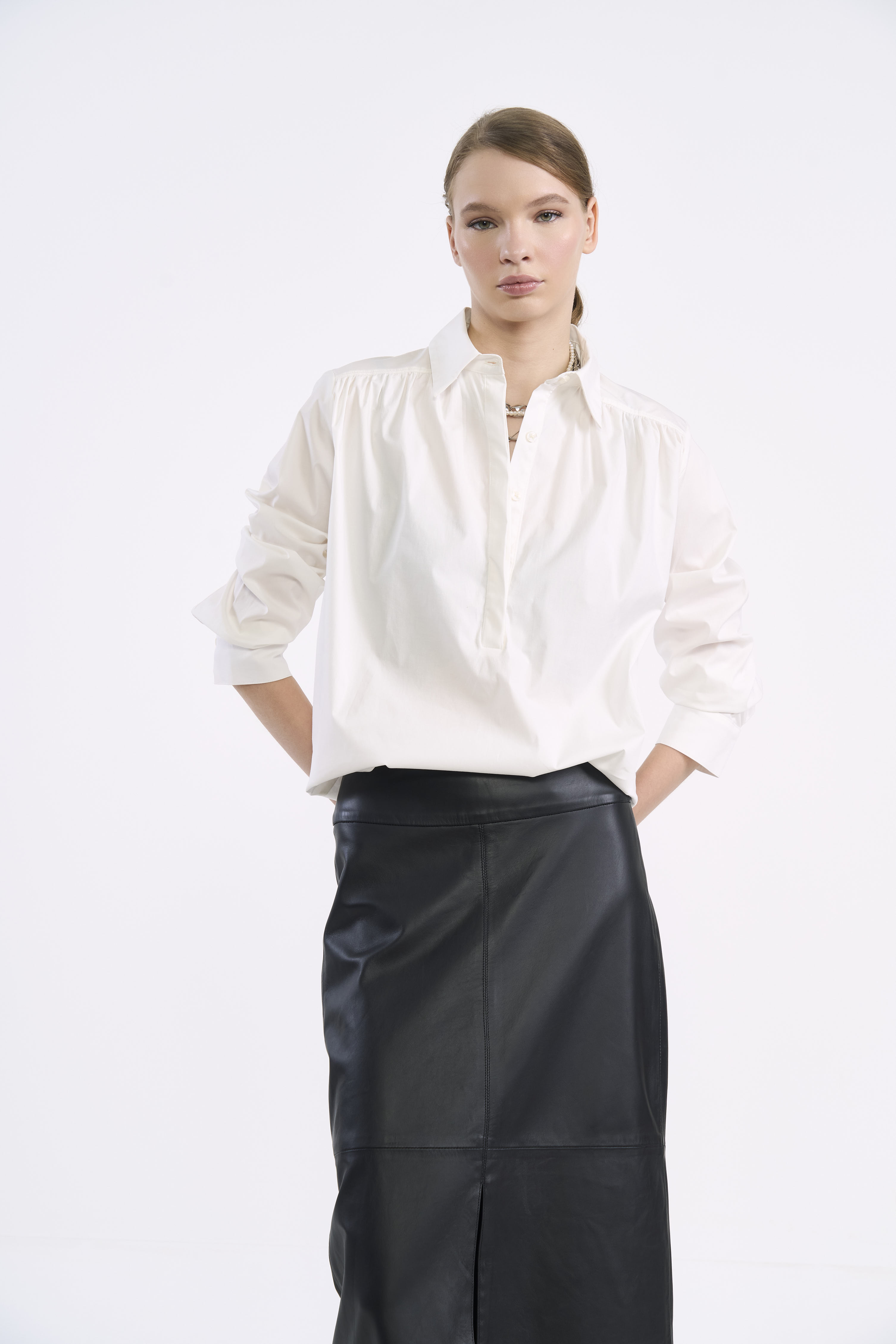 BLUSA COLCCI G OFF SHELL