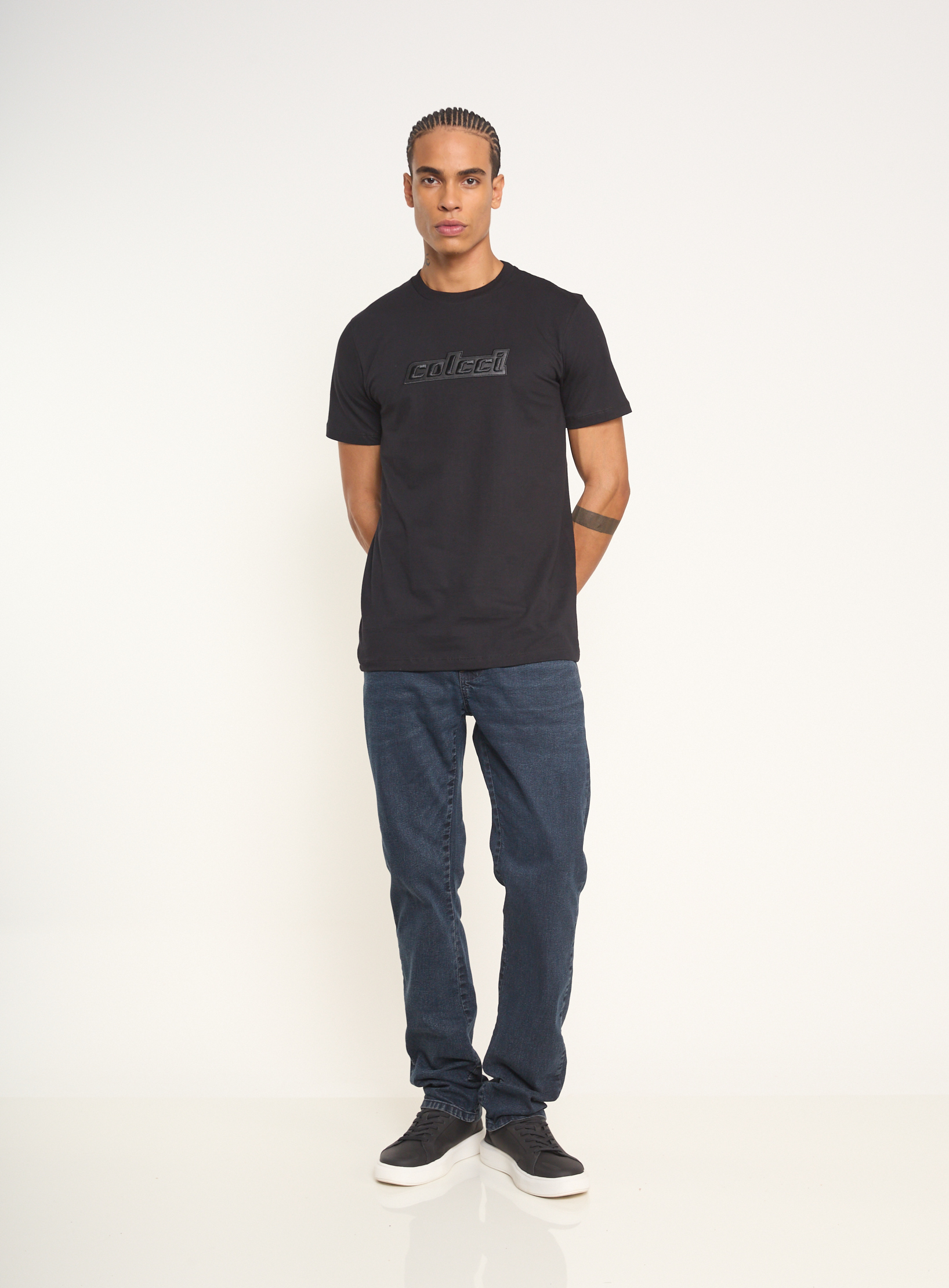CAMISETA BORDADA GG PRETO