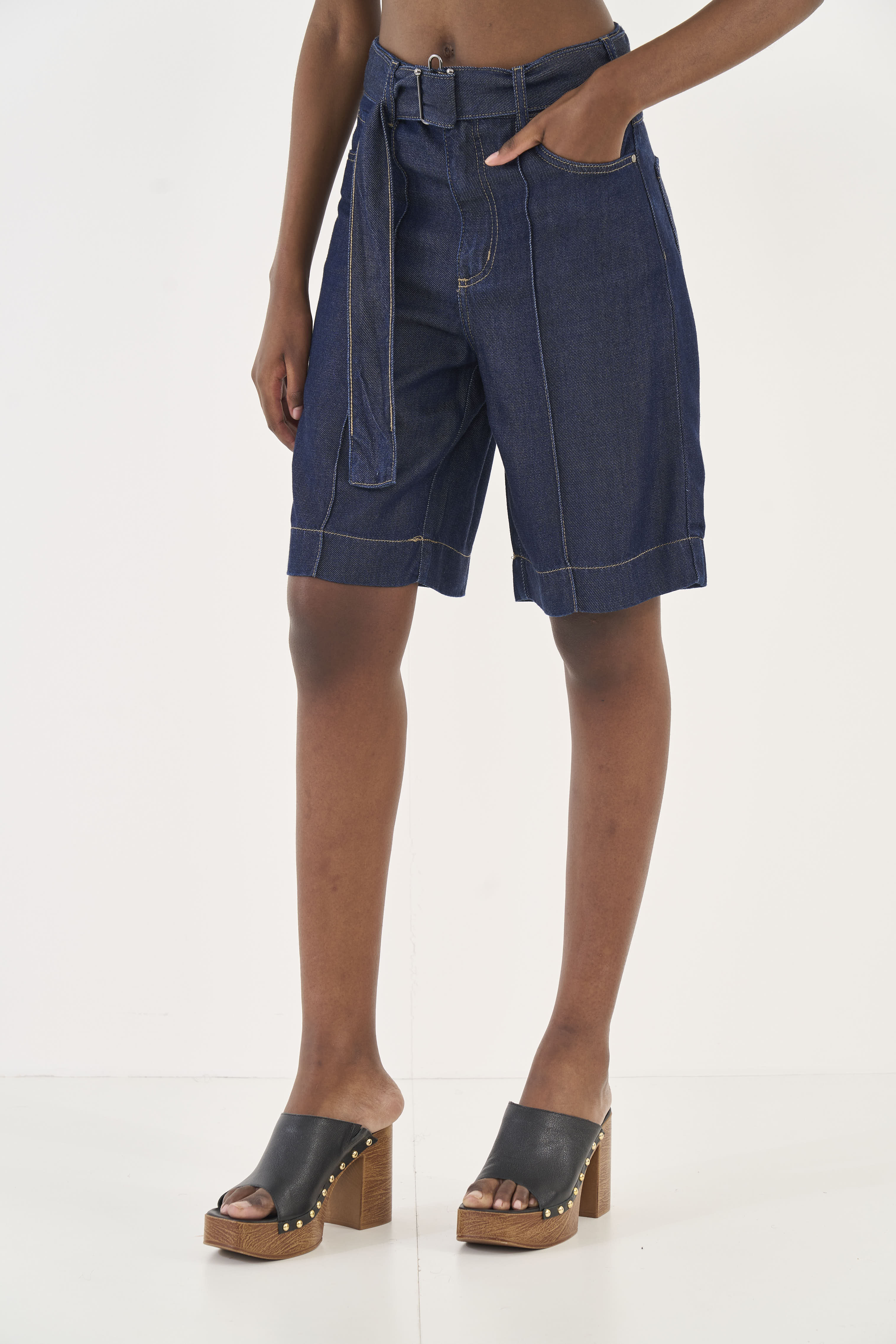 BERMUDA JEANS JOANA COM CINTO 34 INDIGO