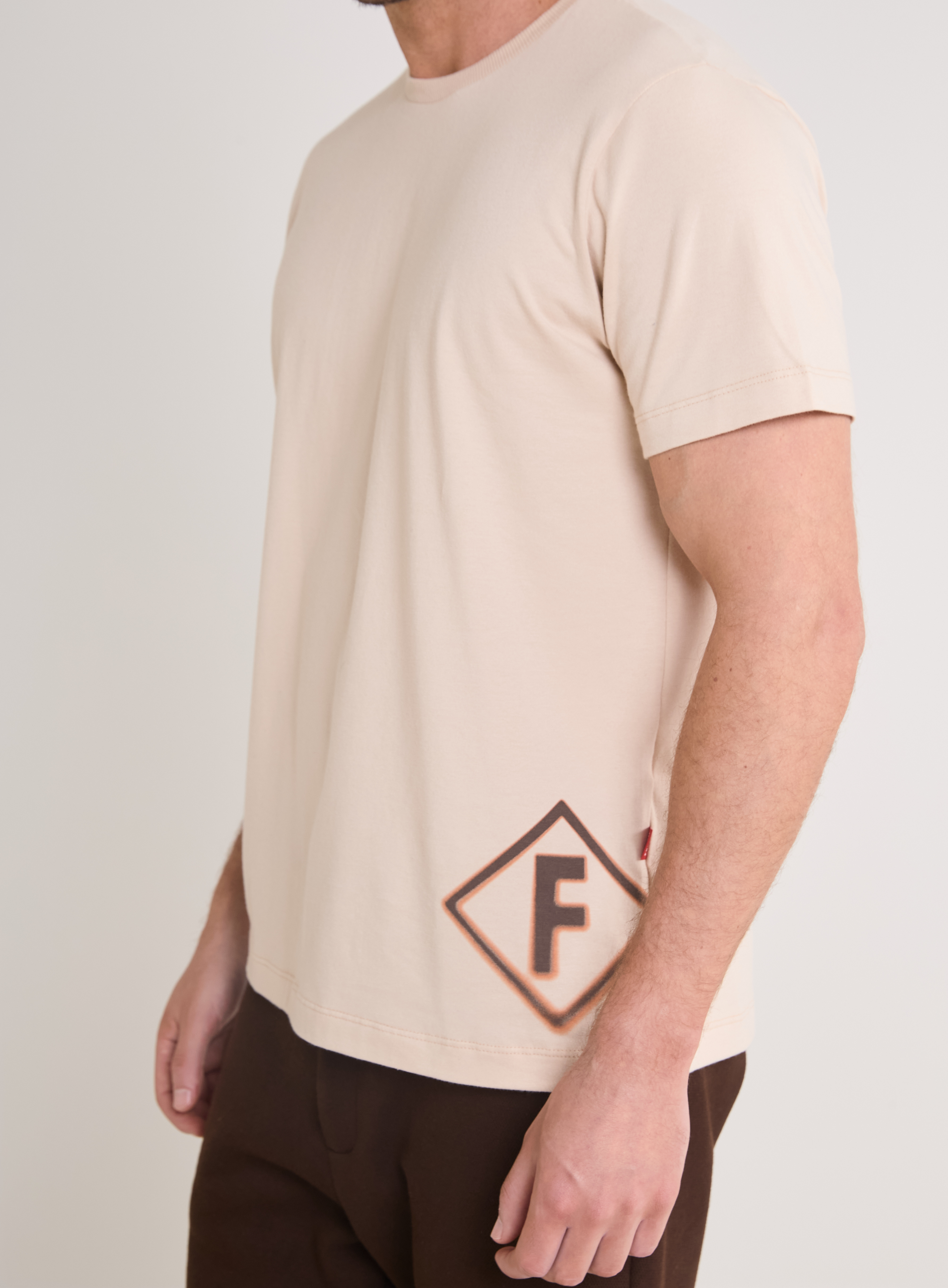 CAMISETA FORUM GG BEGE PILAR