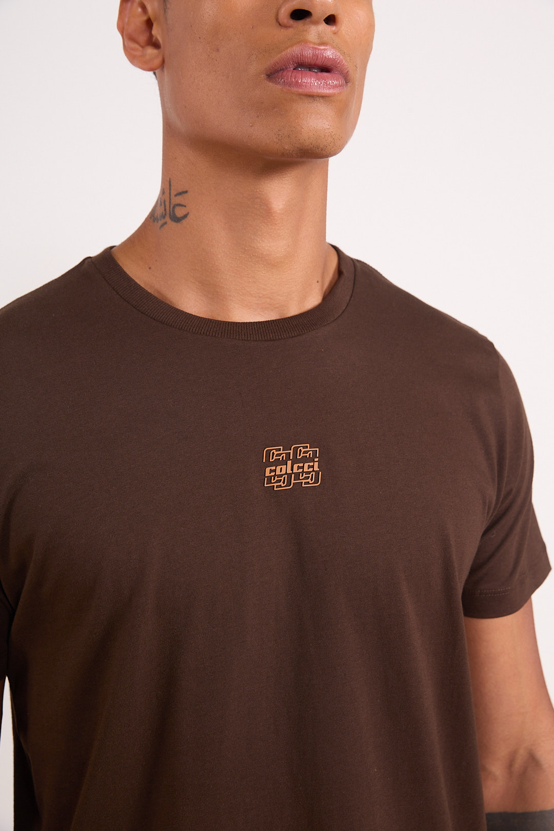 CAMISETA COLCCI P MARROM COCONUT