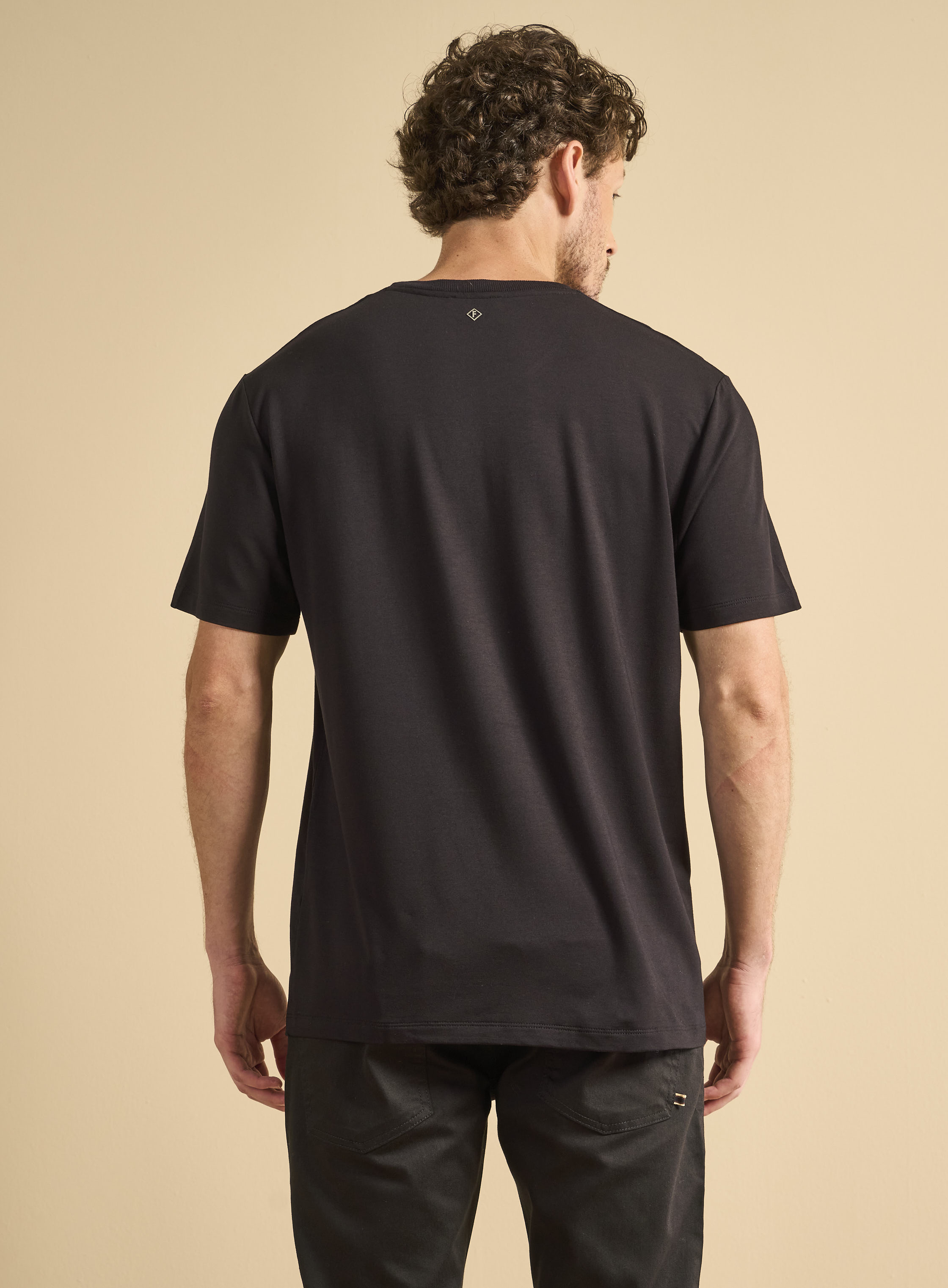 CAMISETA FORUM M PRETO