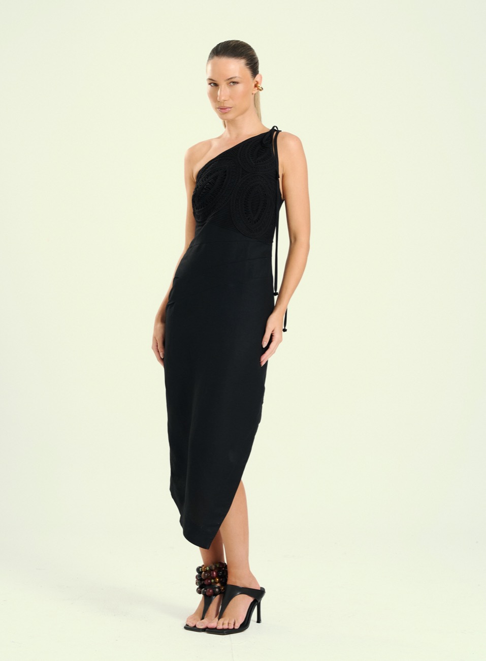 VESTIDO LINHO BORDADO GG PRETO