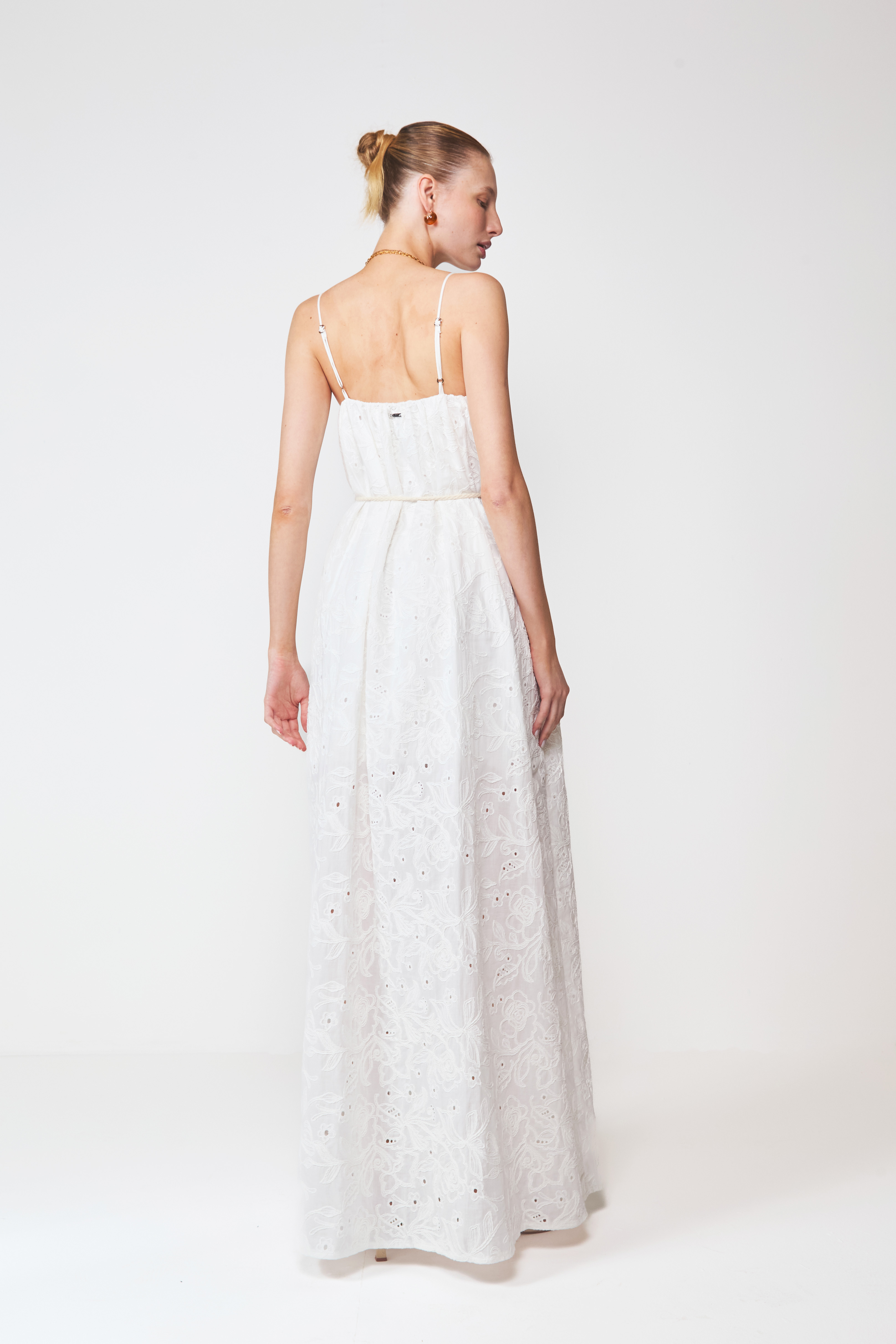 VESTIDO BORDADO G OFF SHELL