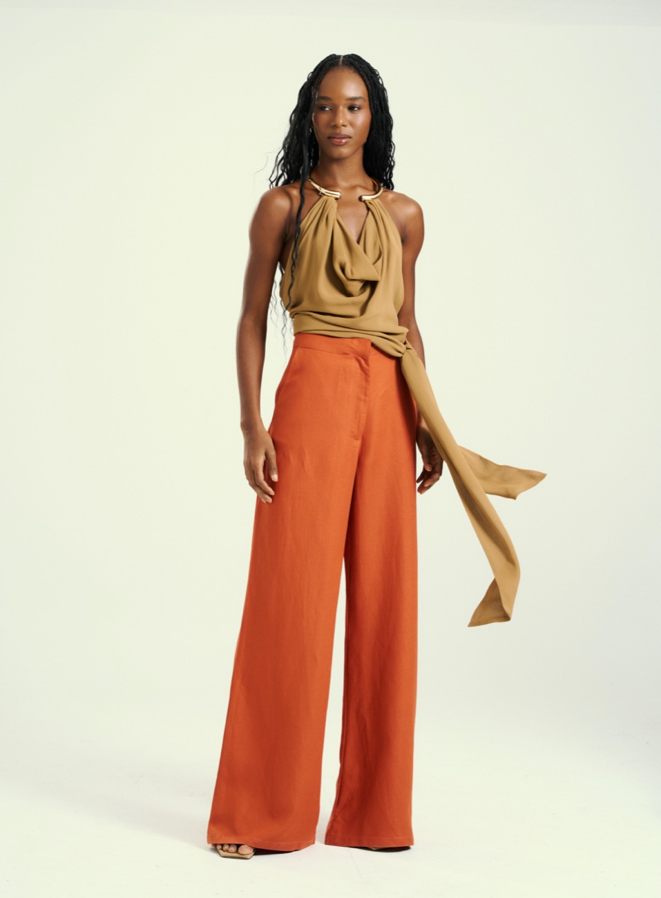 CALÇA LINHO GG MARROM CARAMEL
