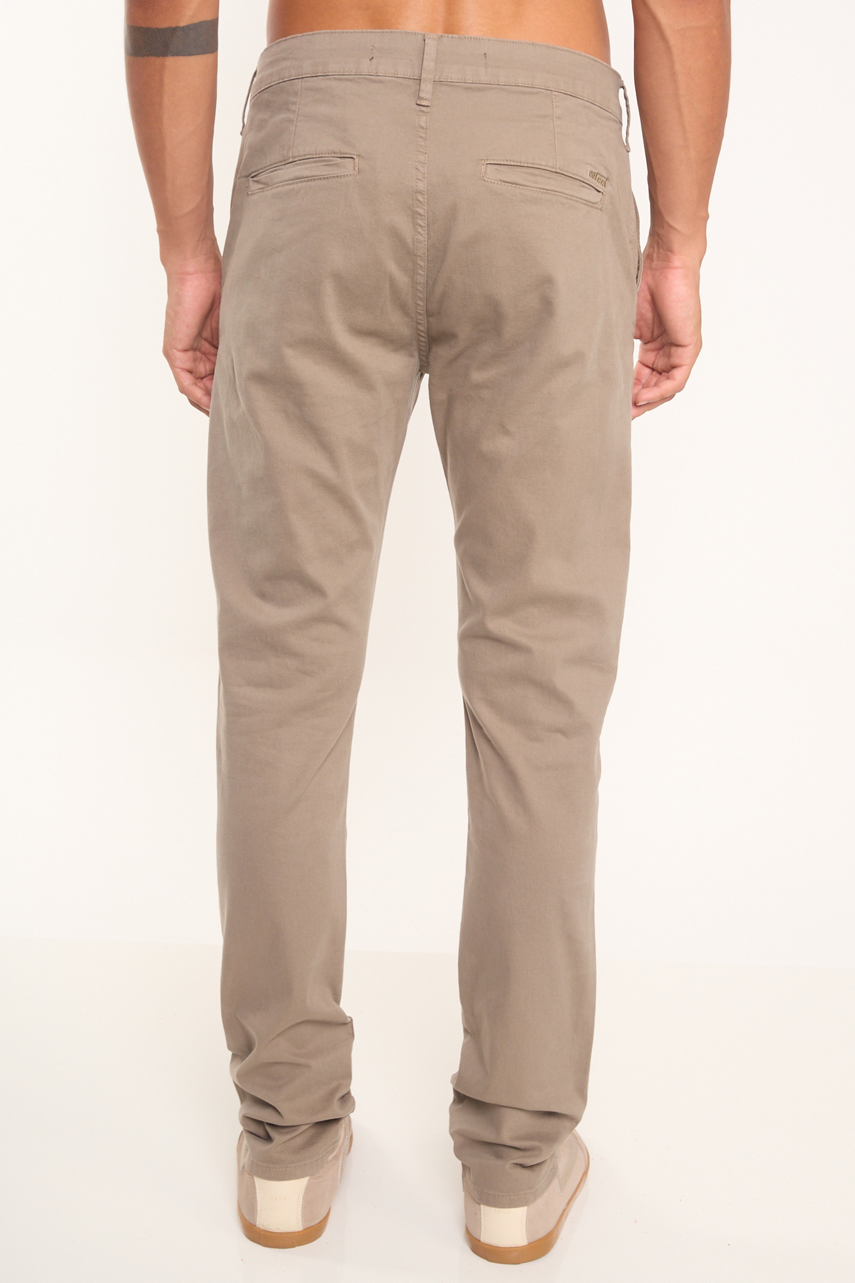 CALÇA SARJA FELIPE SKINNY 40 PRETO