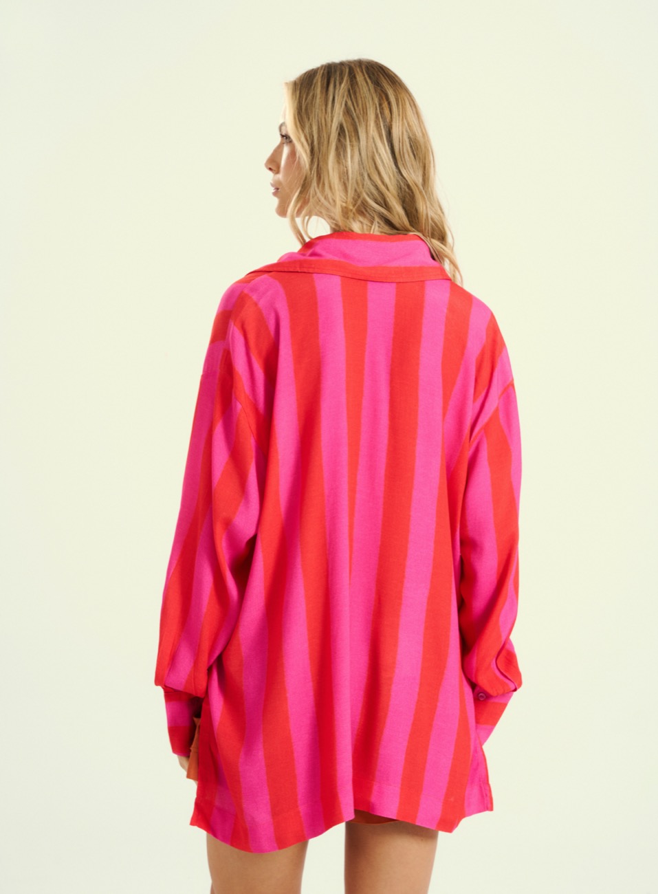 CAMISA ESTAMPADA E BORDADA M URBAN RED