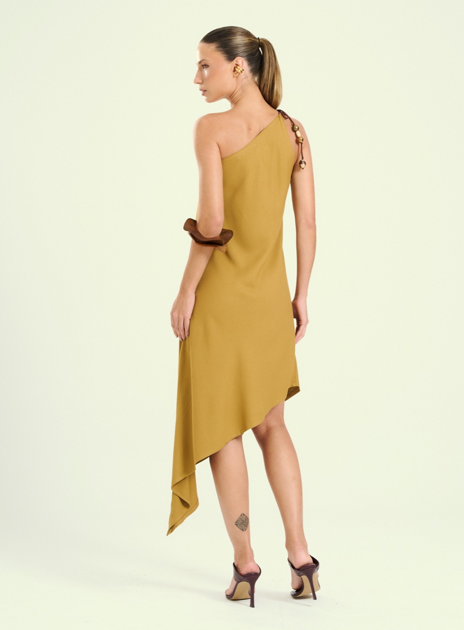 VESTIDO OPEN G BEGE GOLDEN WHE