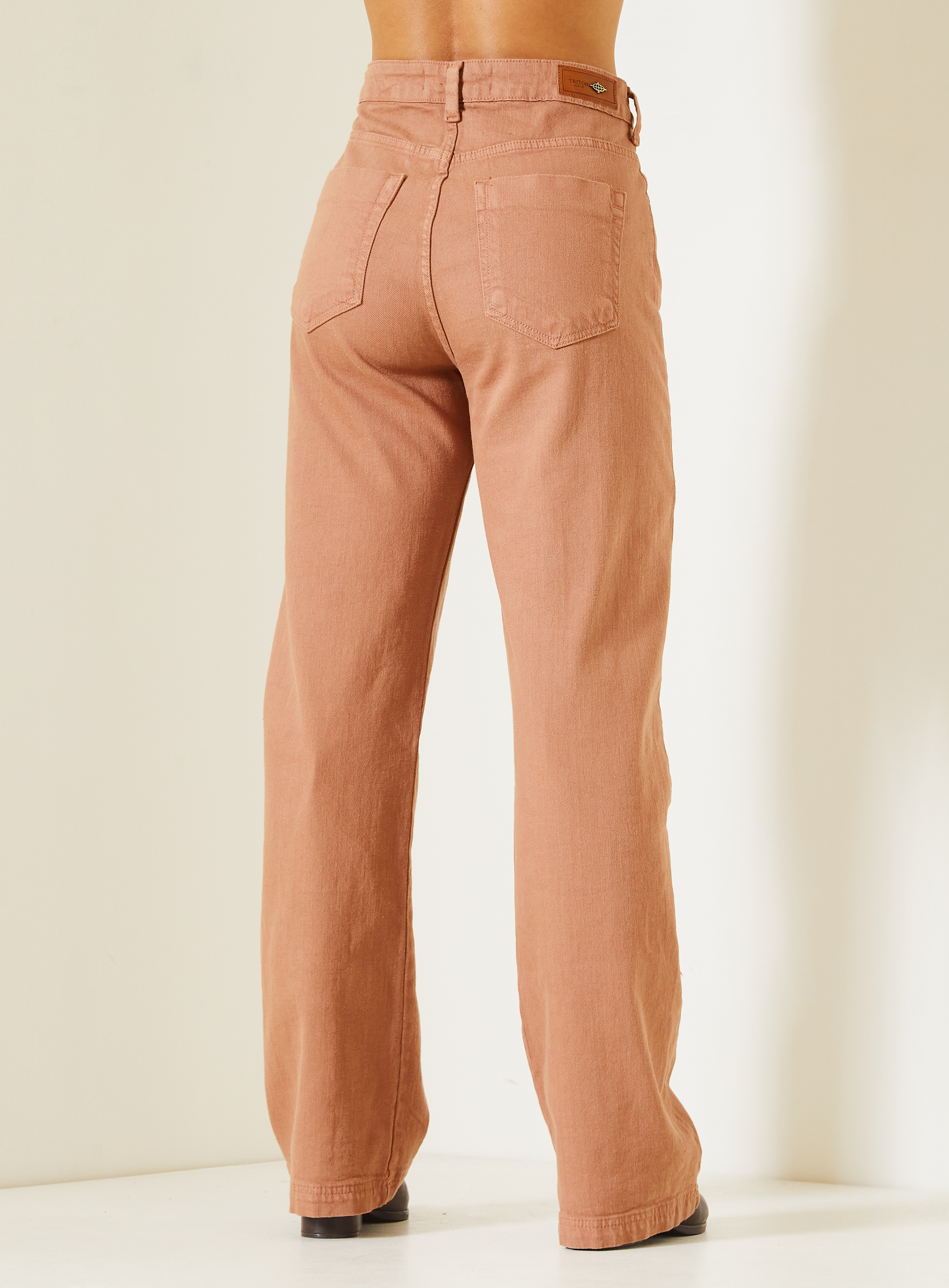 CALÇA SARJA LOREN 46 MARROM BOTANIC