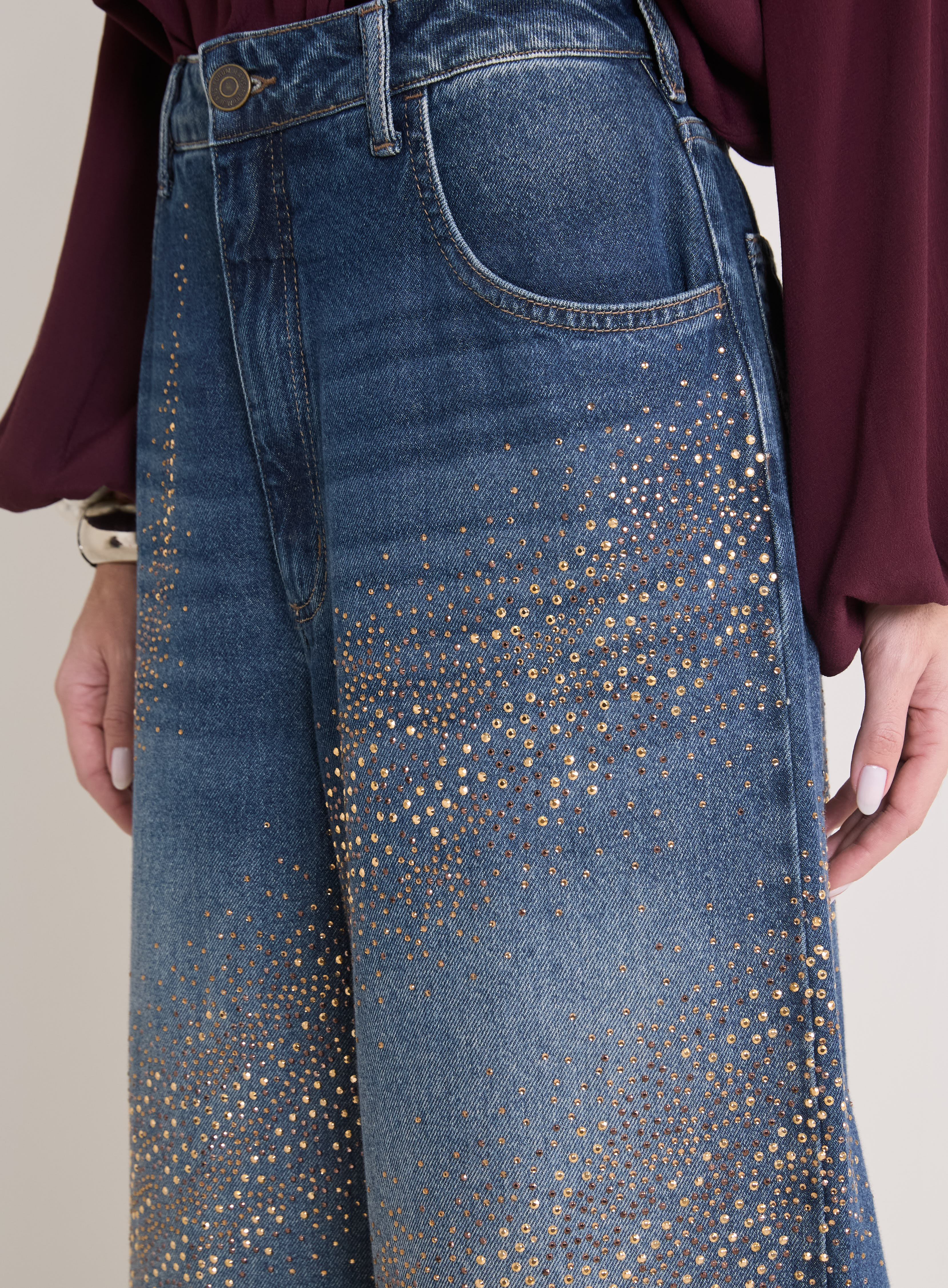 CALÇA JEANS BAGGY COM APLICAÇÃO 42 INDIGO