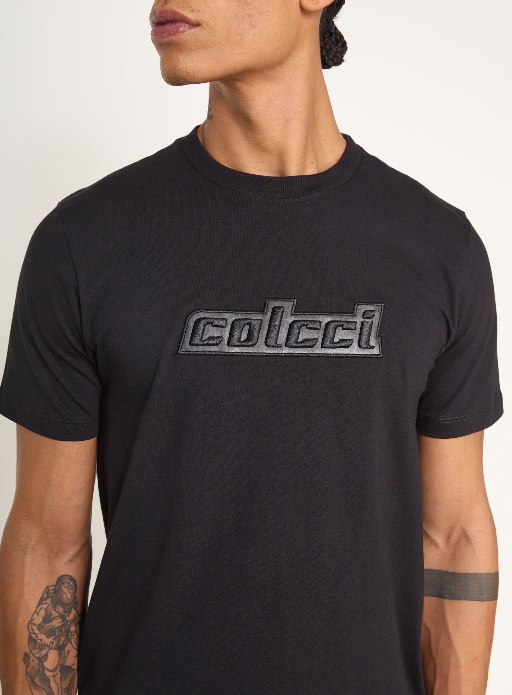 CAMISETA BORDADA GG PRETO