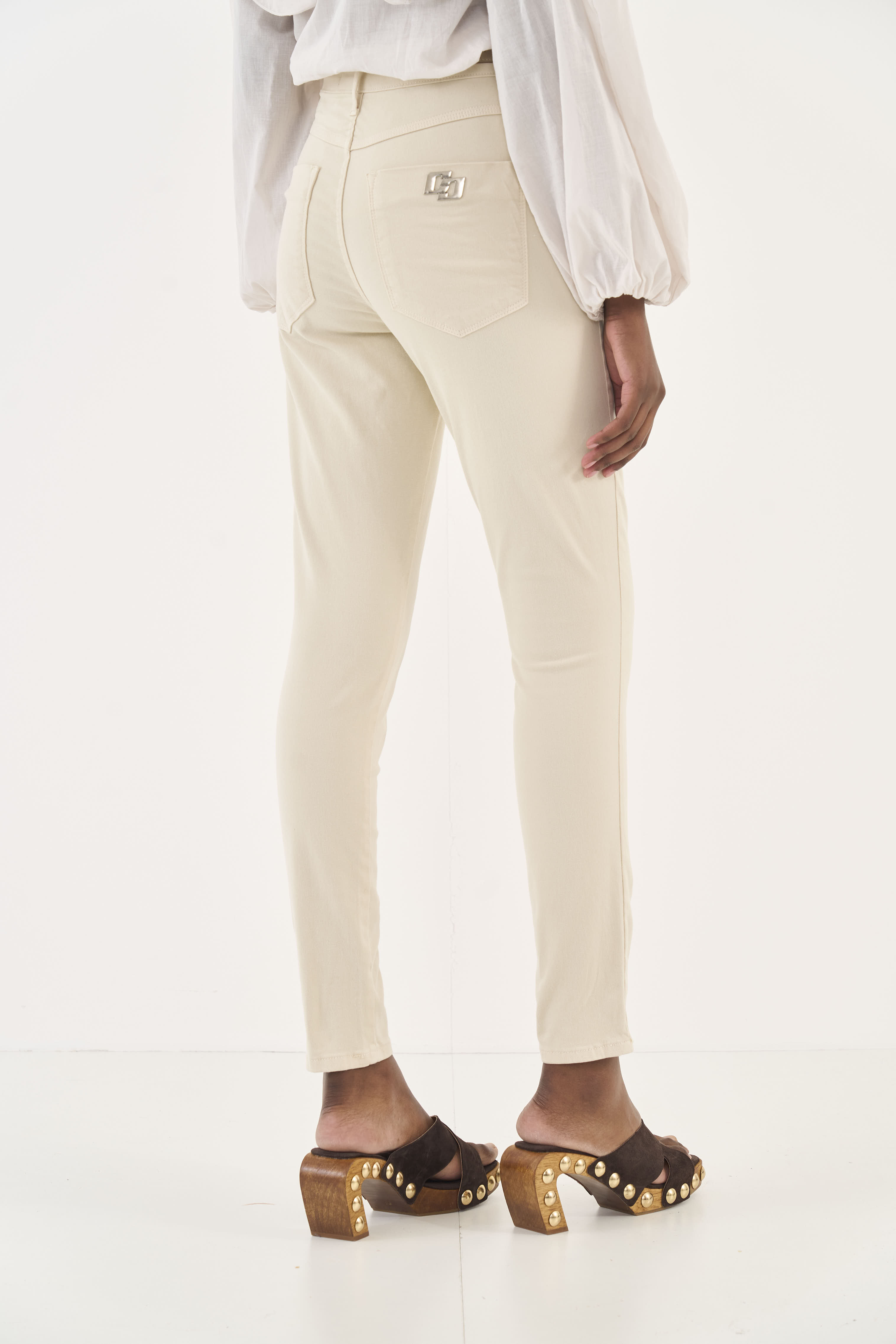 CALÇA SARJA BRUNA STRETCH 36 MARROM CARVALHO