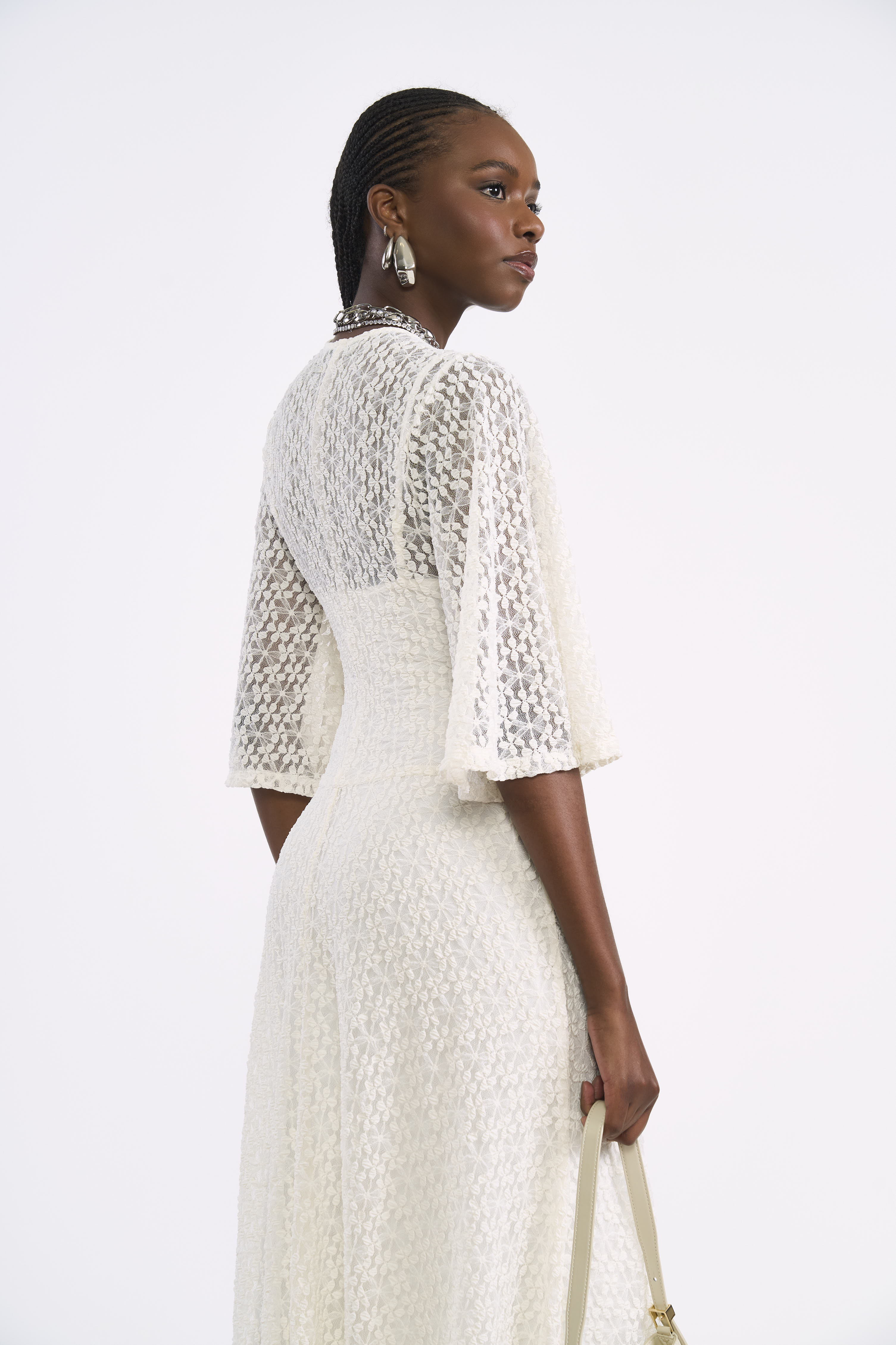 VESTIDO RENDA P OFF SHELL