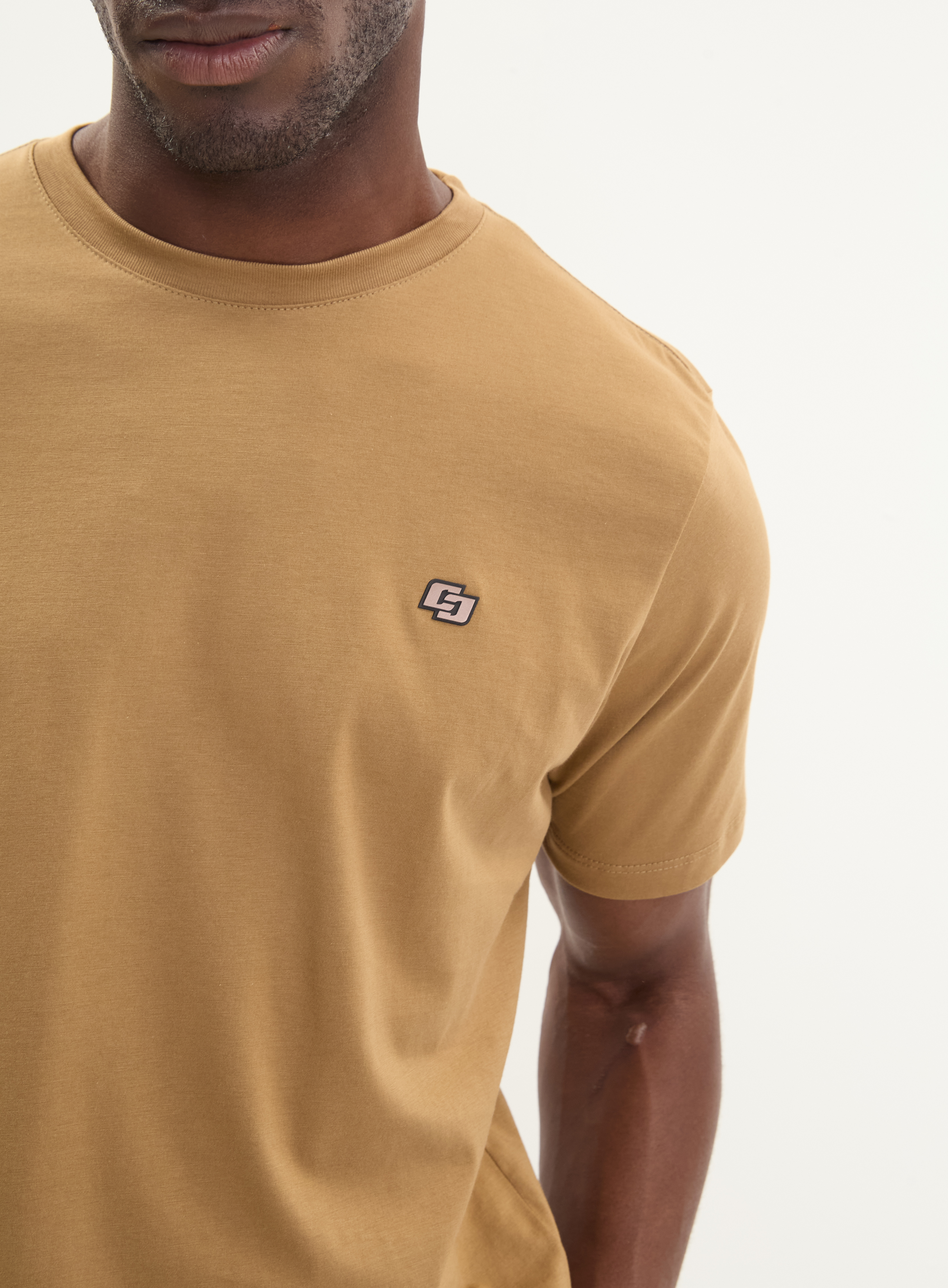 CAMISETA COLCCI GG MARROM PREBIA
