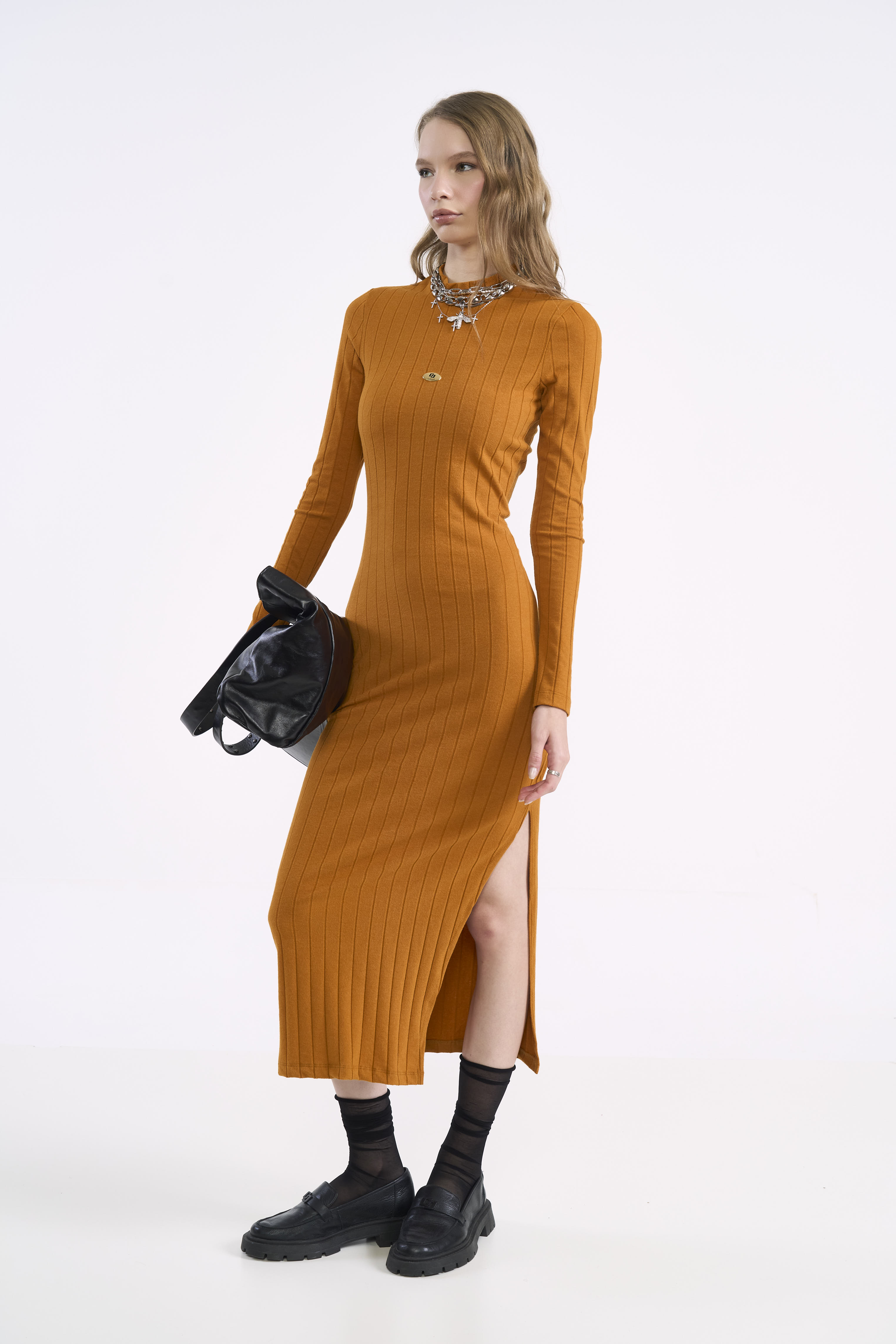 VESTIDO CANELADO G MARROM CUMARU