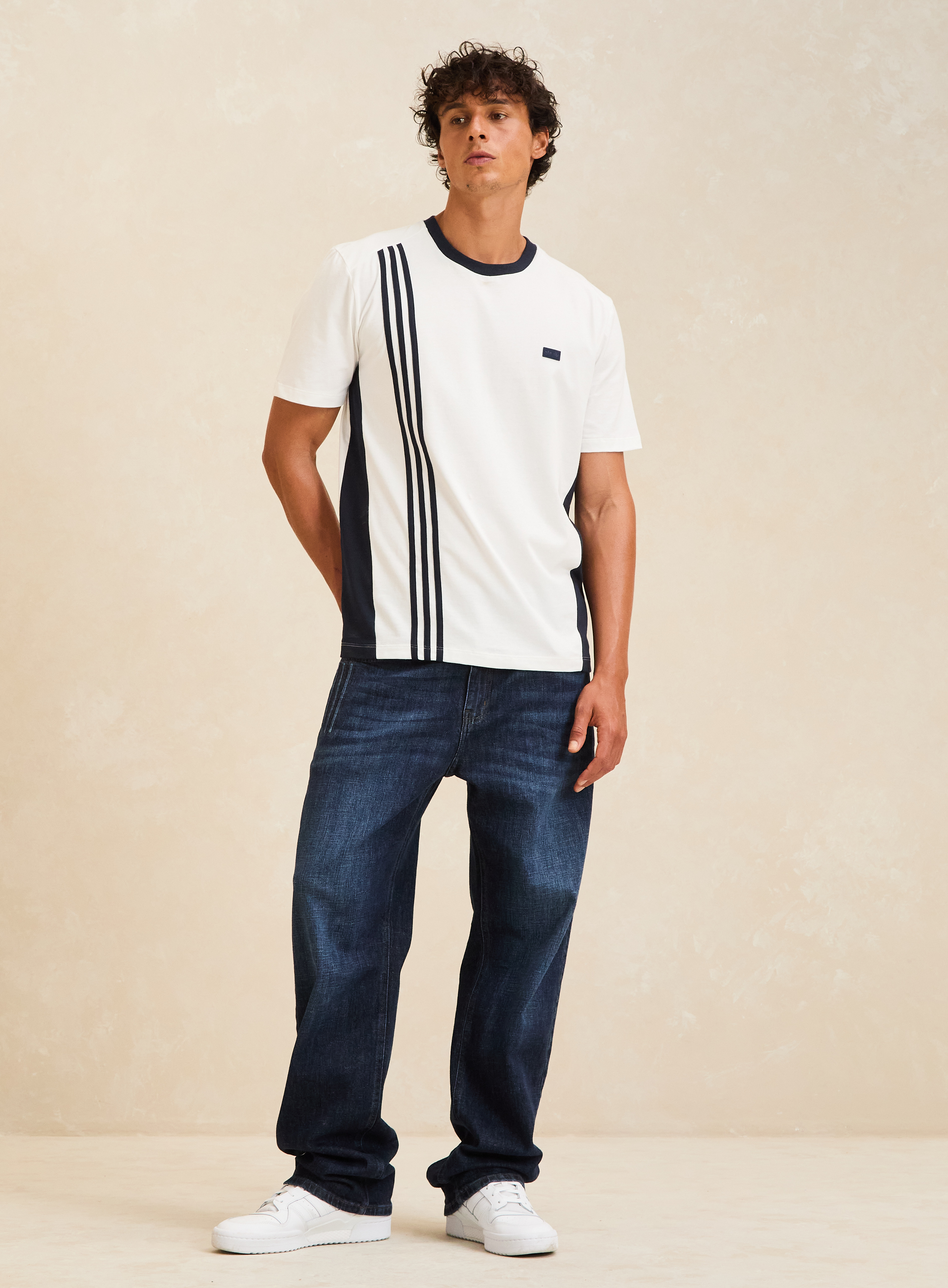 CAMISETA ADIDAS FORUM GG OFF SHELL