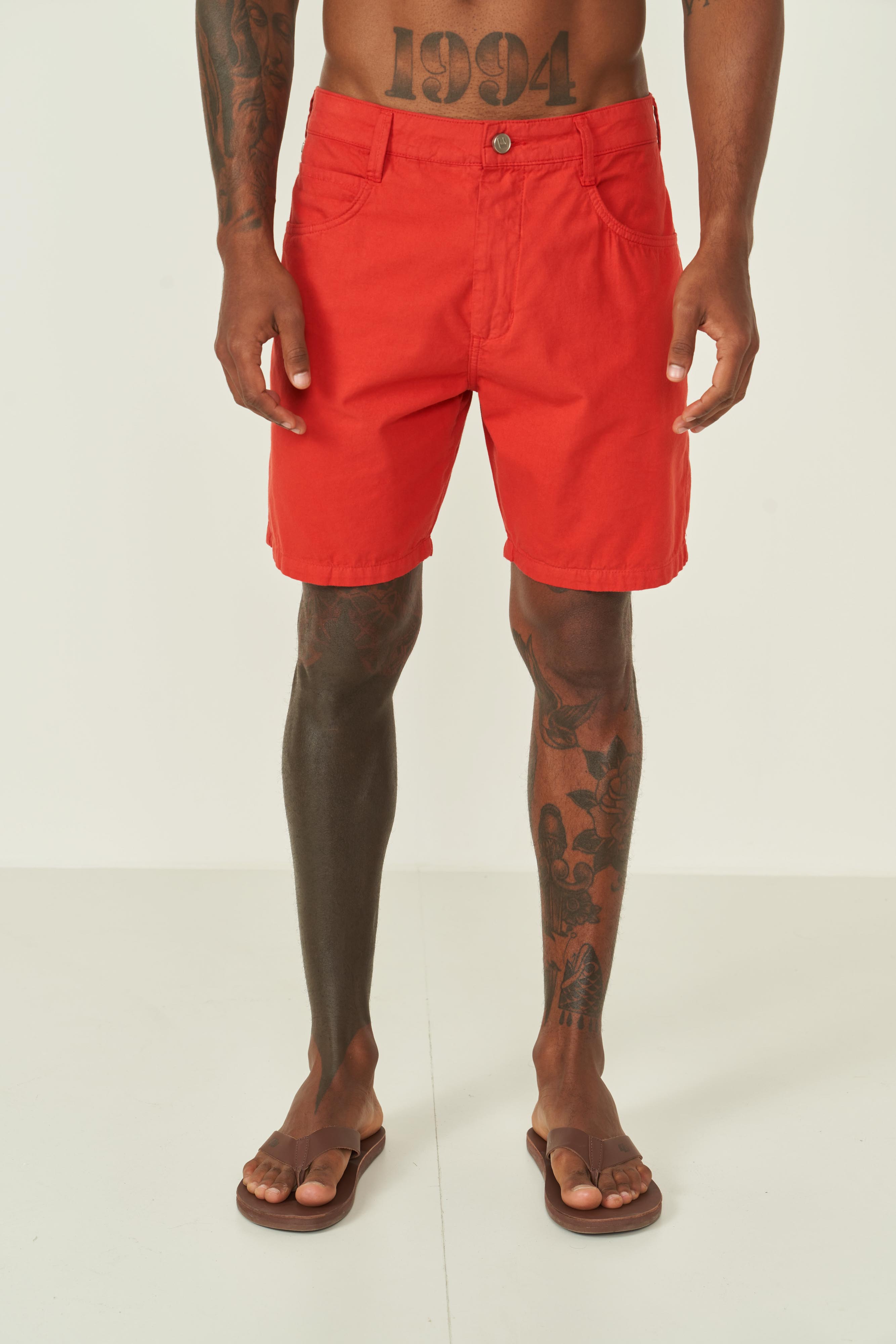 BERMUDA SARJA BONA 38 VERMELHO SPARKLY