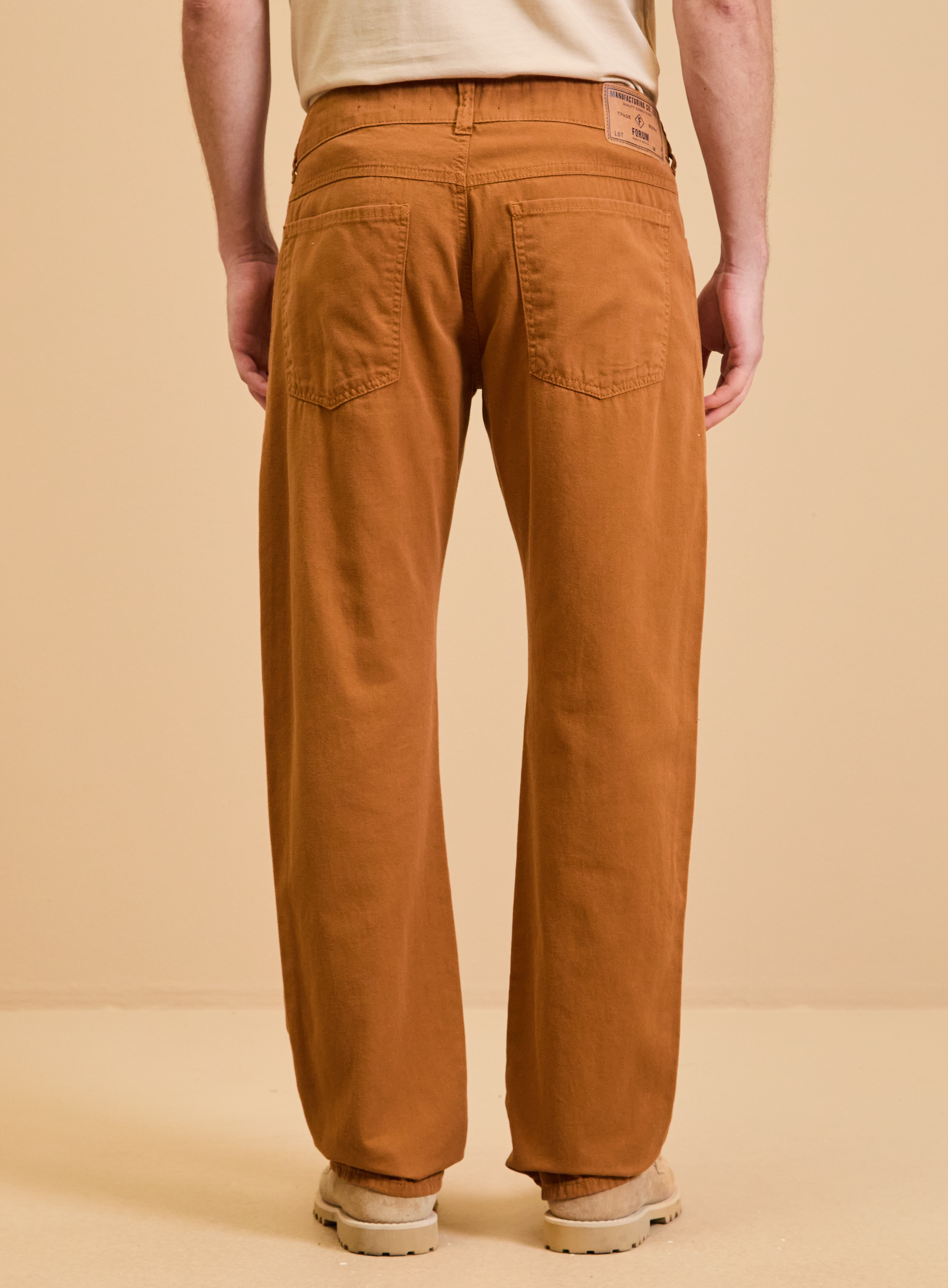 CALÇA SARJA PAUL REGULAR 42 MARROM DORNE