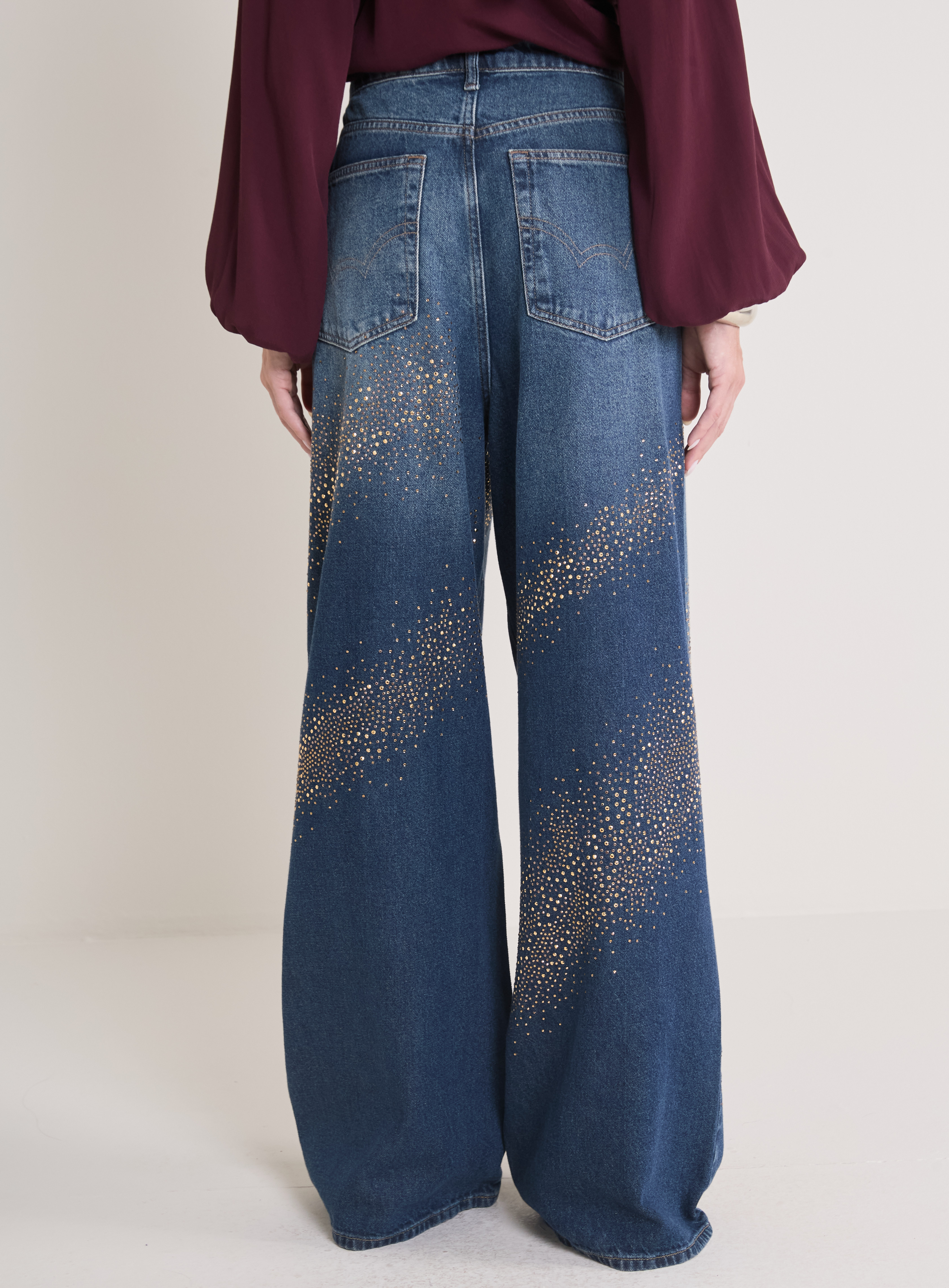 CALÇA JEANS BAGGY COM APLICAÇÃO 42 INDIGO