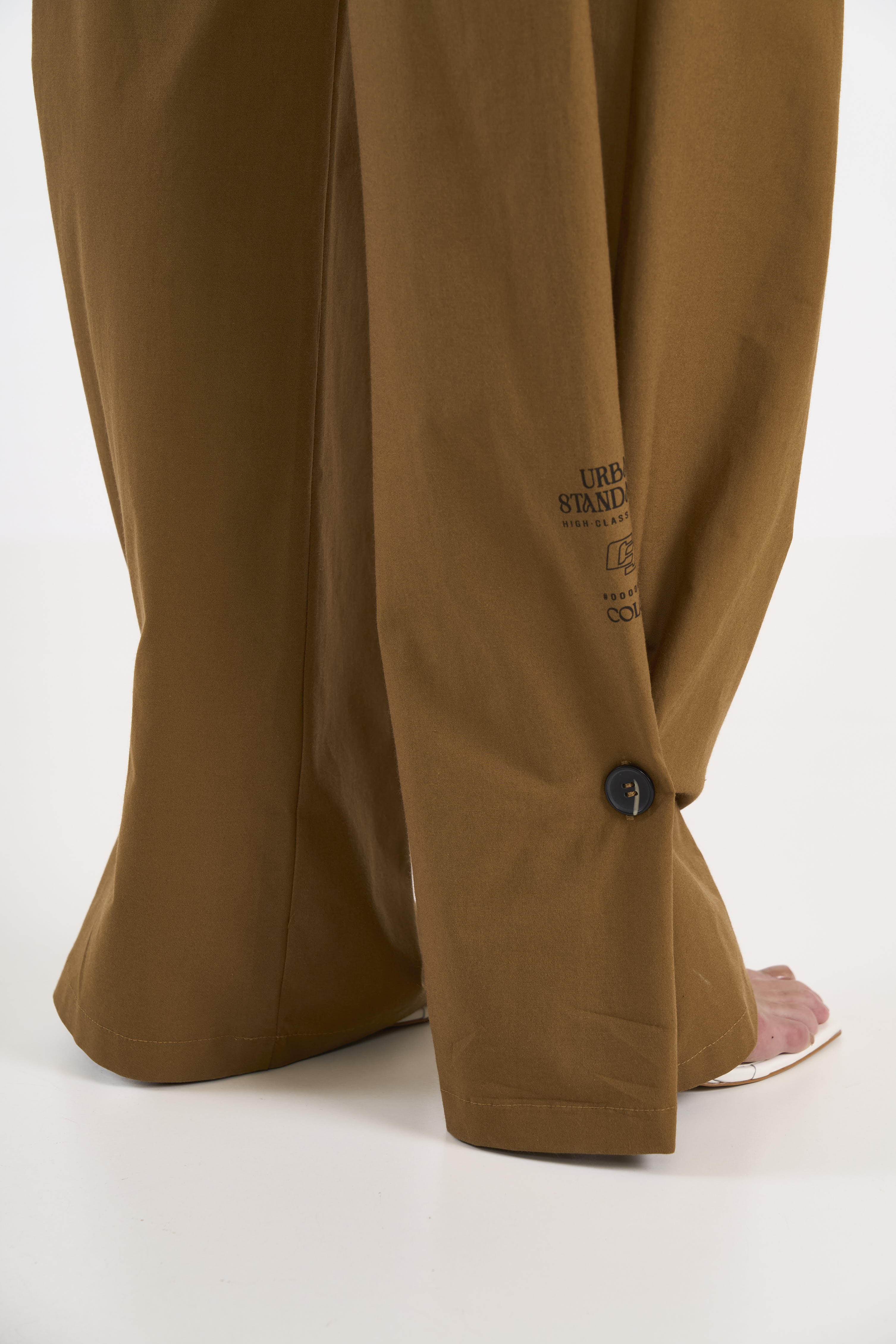 CALÇA COLCCI G MARROM CUMARU
