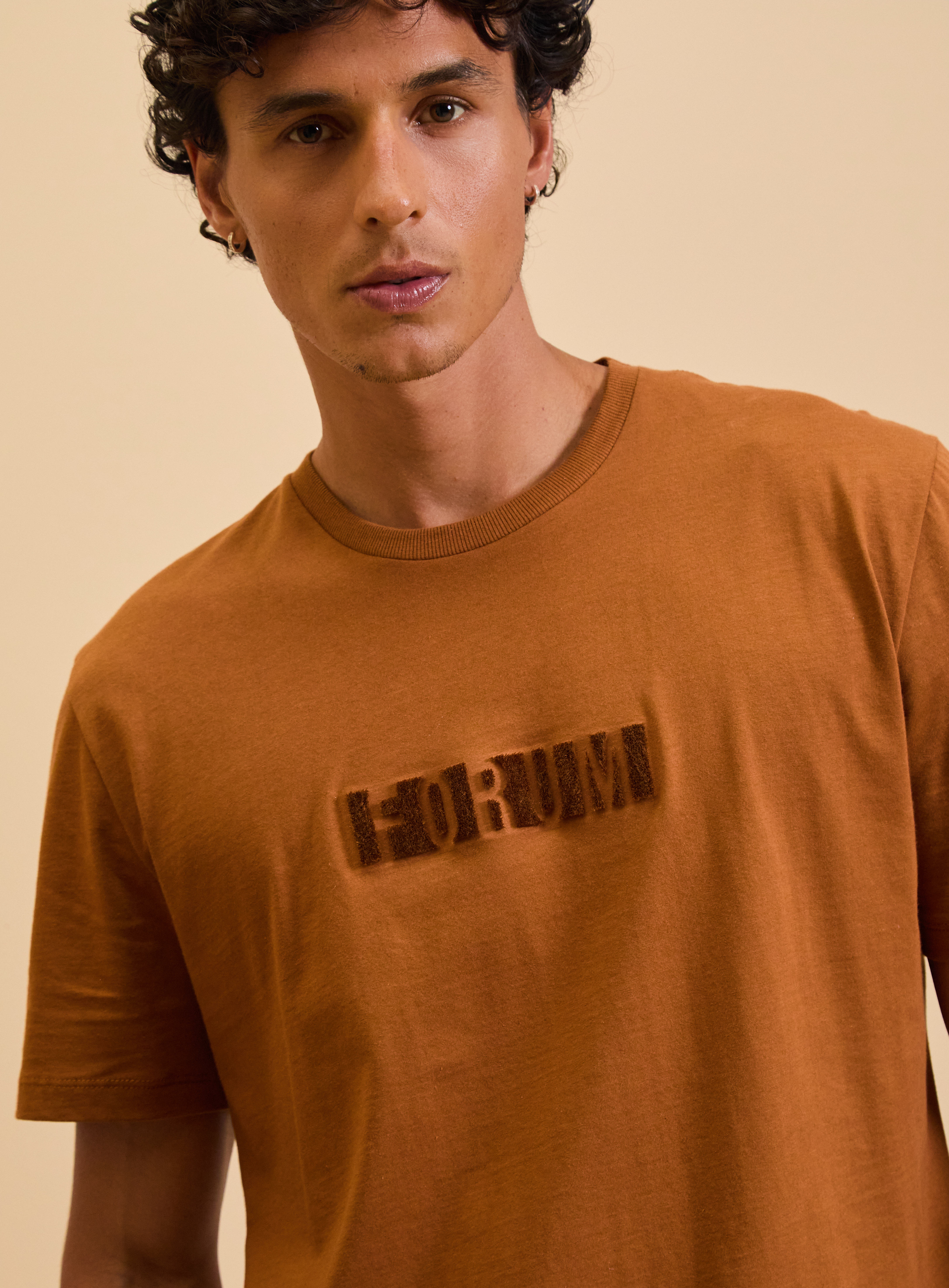 CAMISETA FORUM M MARROM DORNE