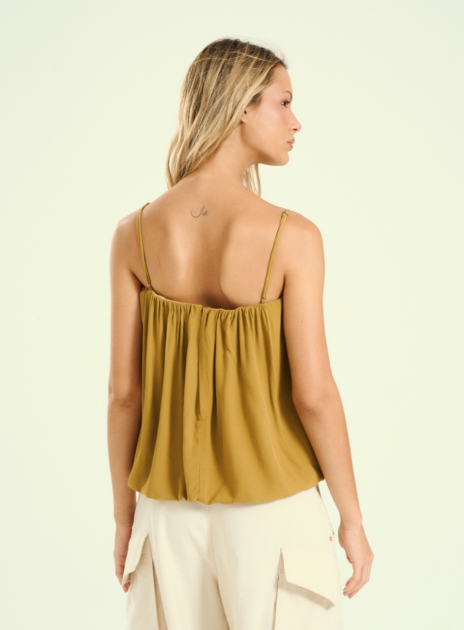 BLUSA OPEN G BEGE GOLDEN WHE