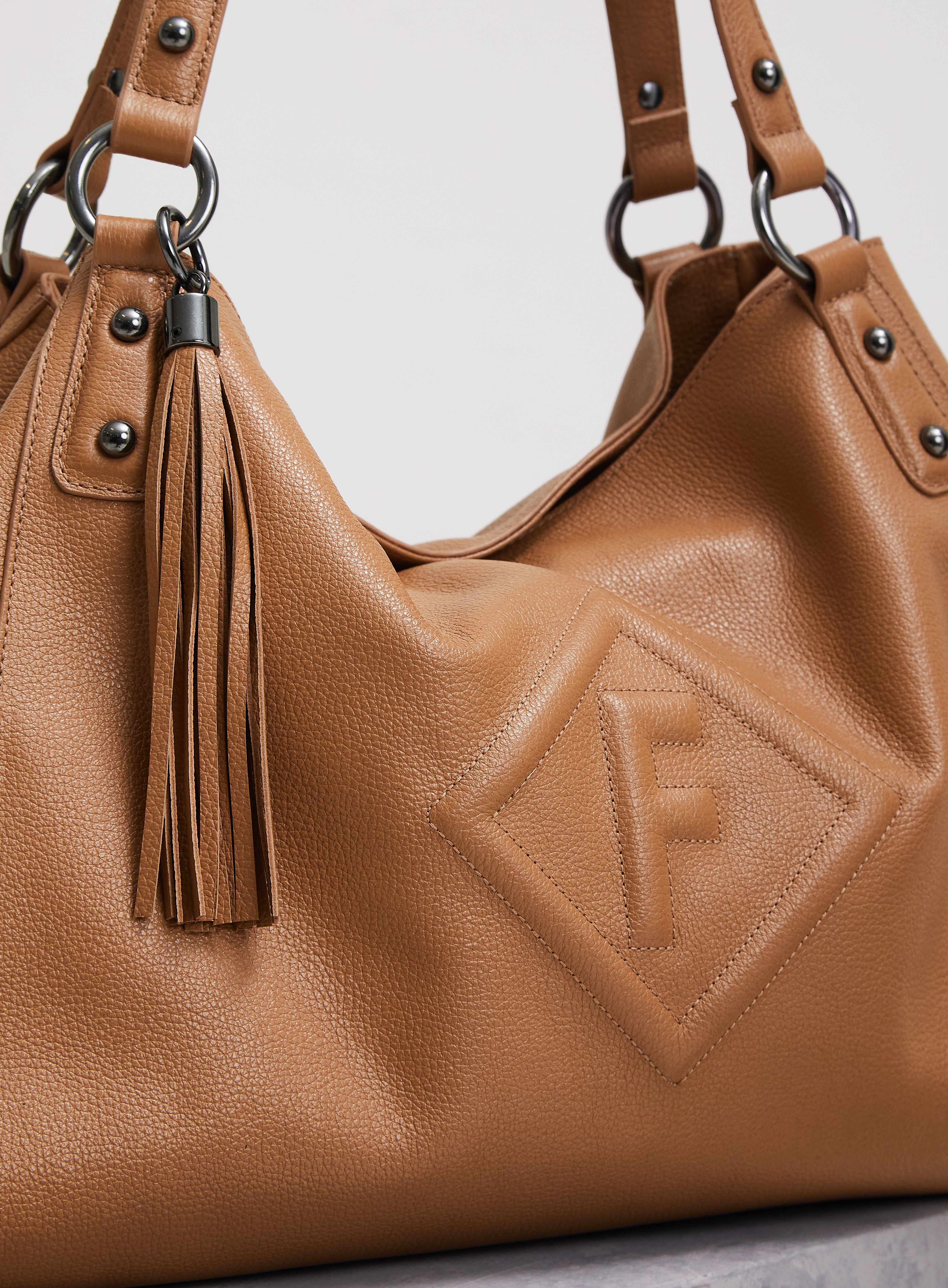 BOLSA FORUM SHOLDER SURI U BEGE BELGATI