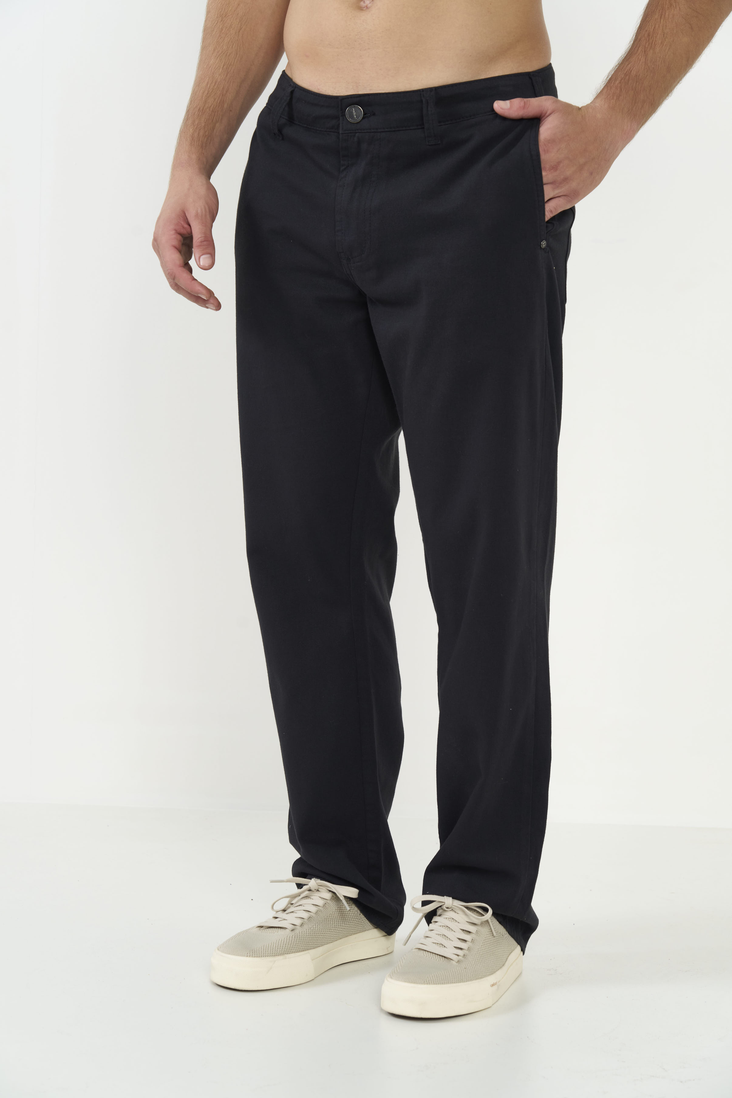 CALÇA SARJA RETA NOVA 44 PRETO