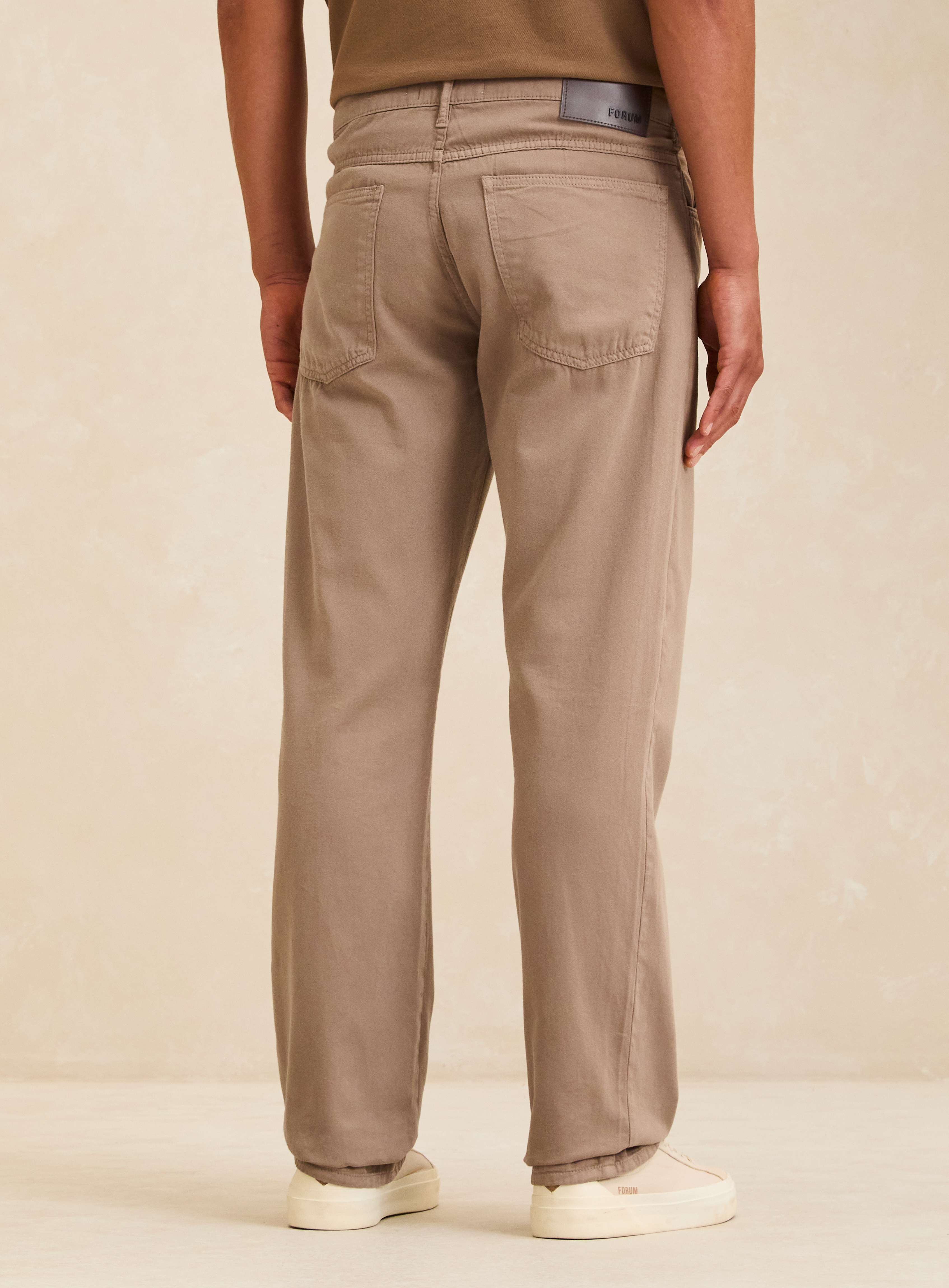 CALÇA SARJA PAUL REGULAR 38 MARROM TIMUR