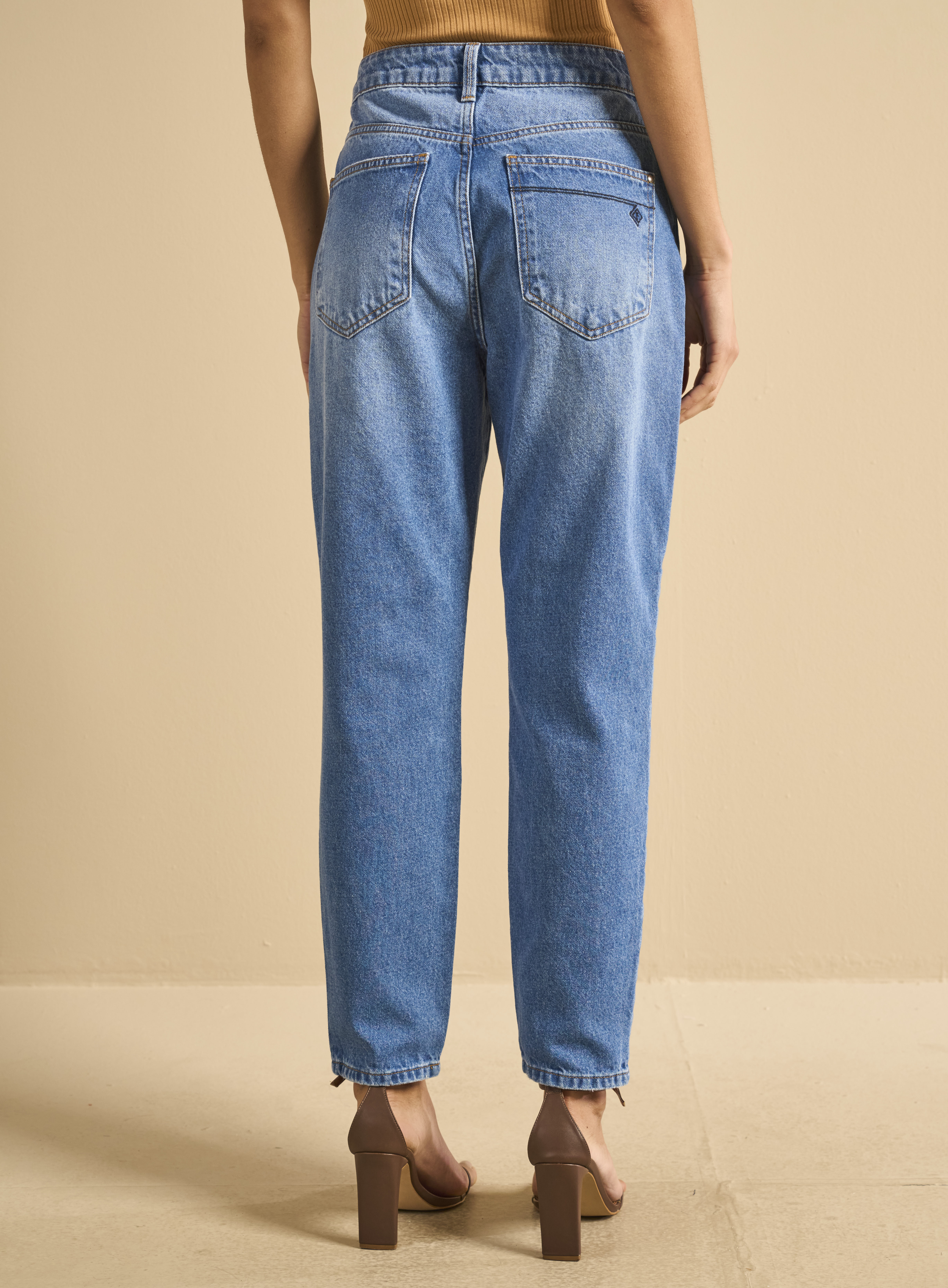CALÇA JEANS LOLA 38 INDIGO CLARO