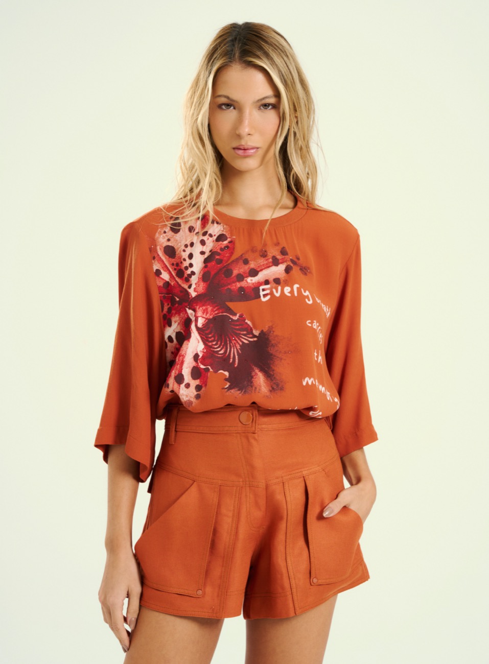 SHORT LINHO GG MARROM CARAMEL