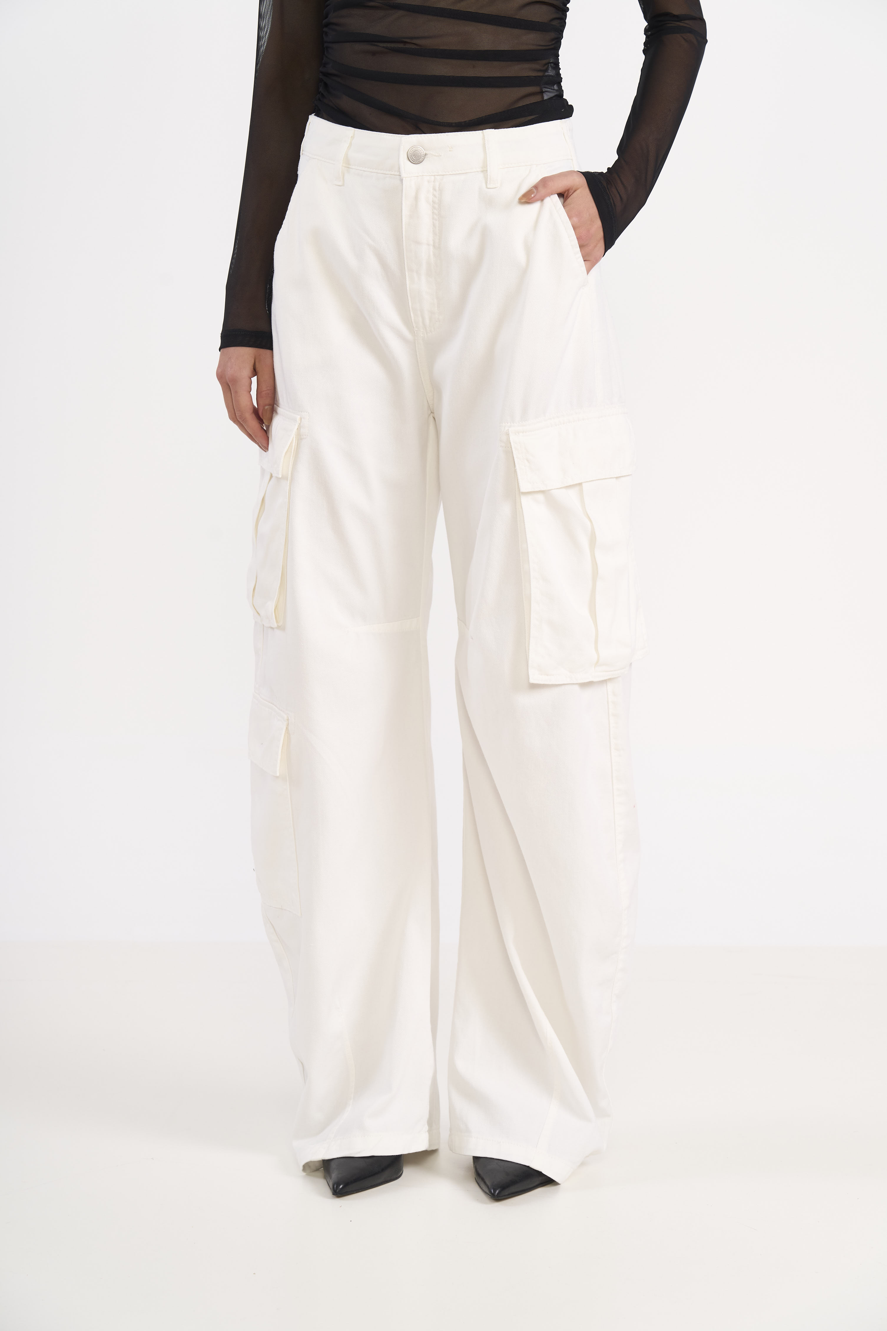 CALÇA SARJA LEONI LOW 38 OFF SHELL