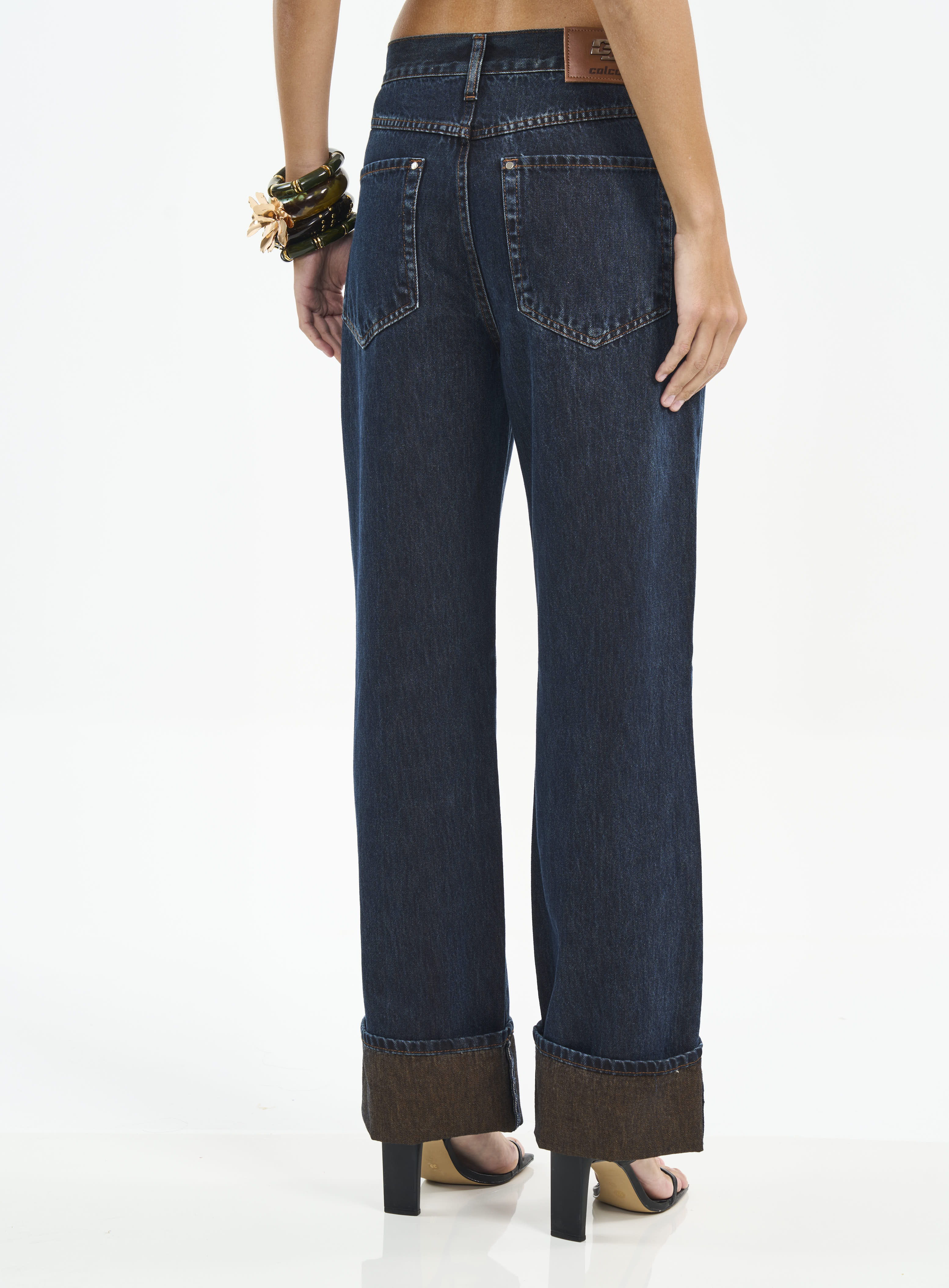 CALÇA JEANS LEONI LOW COM DOBRA 34 INDIGO