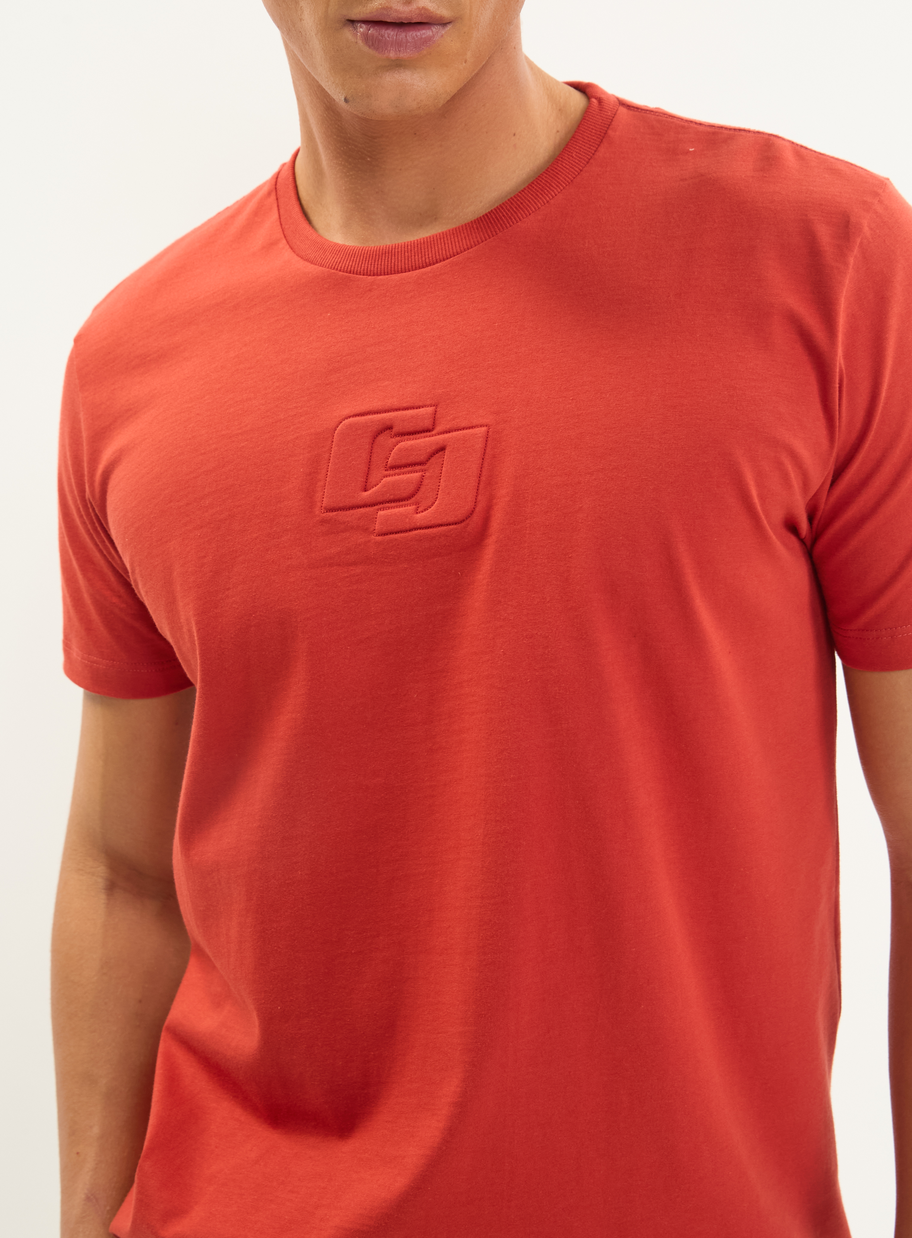 CAMISETA COLCCI GG VERMELHO BORDALESA