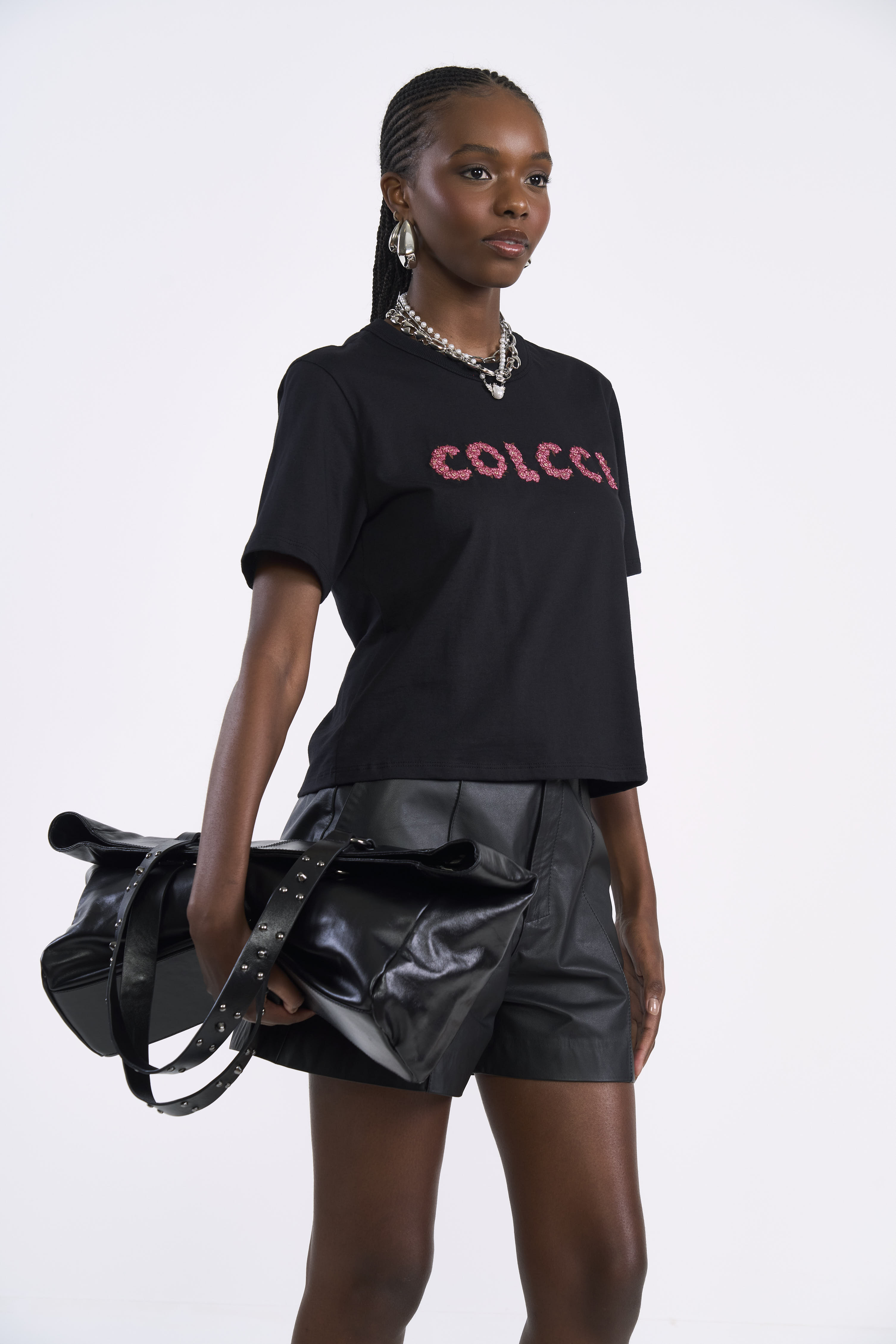 CAMISETA BORDADA M PRETO
